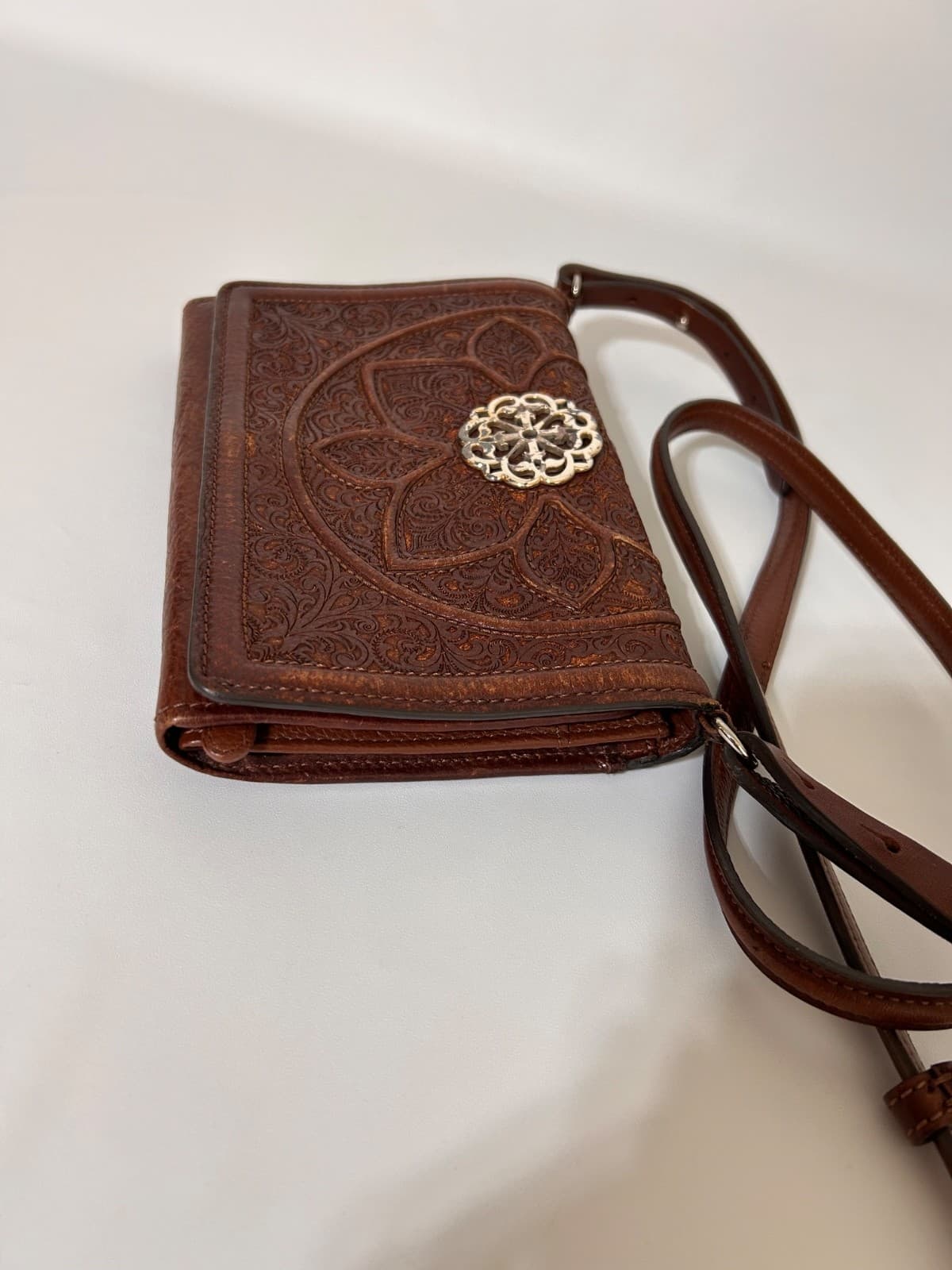 BRIGHTON FERRARA DAHLIA MYSTIQUE FLOWER Organizer Crossbody Wallet Bag - Thumbnail 14