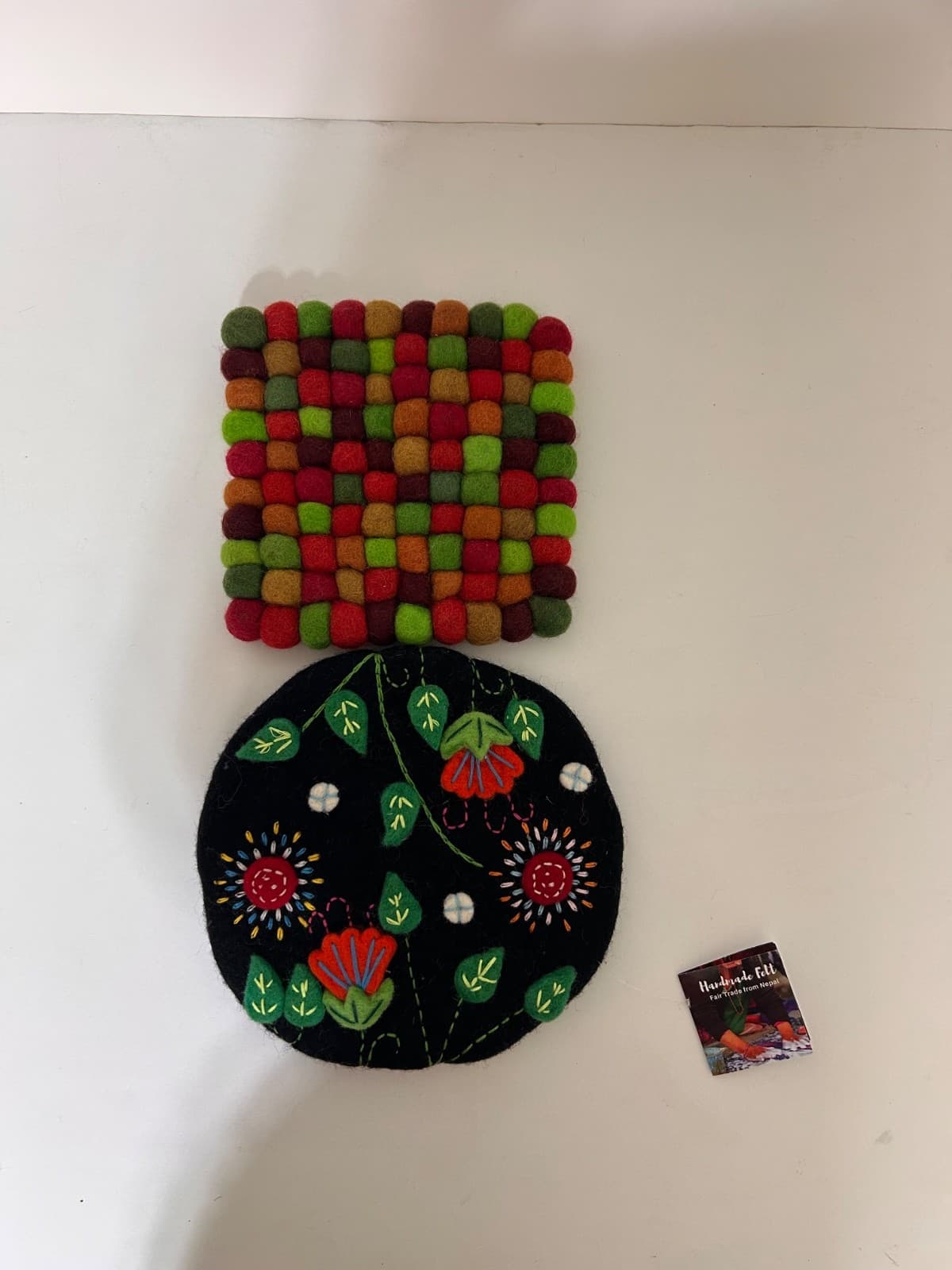 The Village WOOL FELT SQUARE Round Floral Embroidered COASTER TRIVET HOT PAD - Thumbnail 8