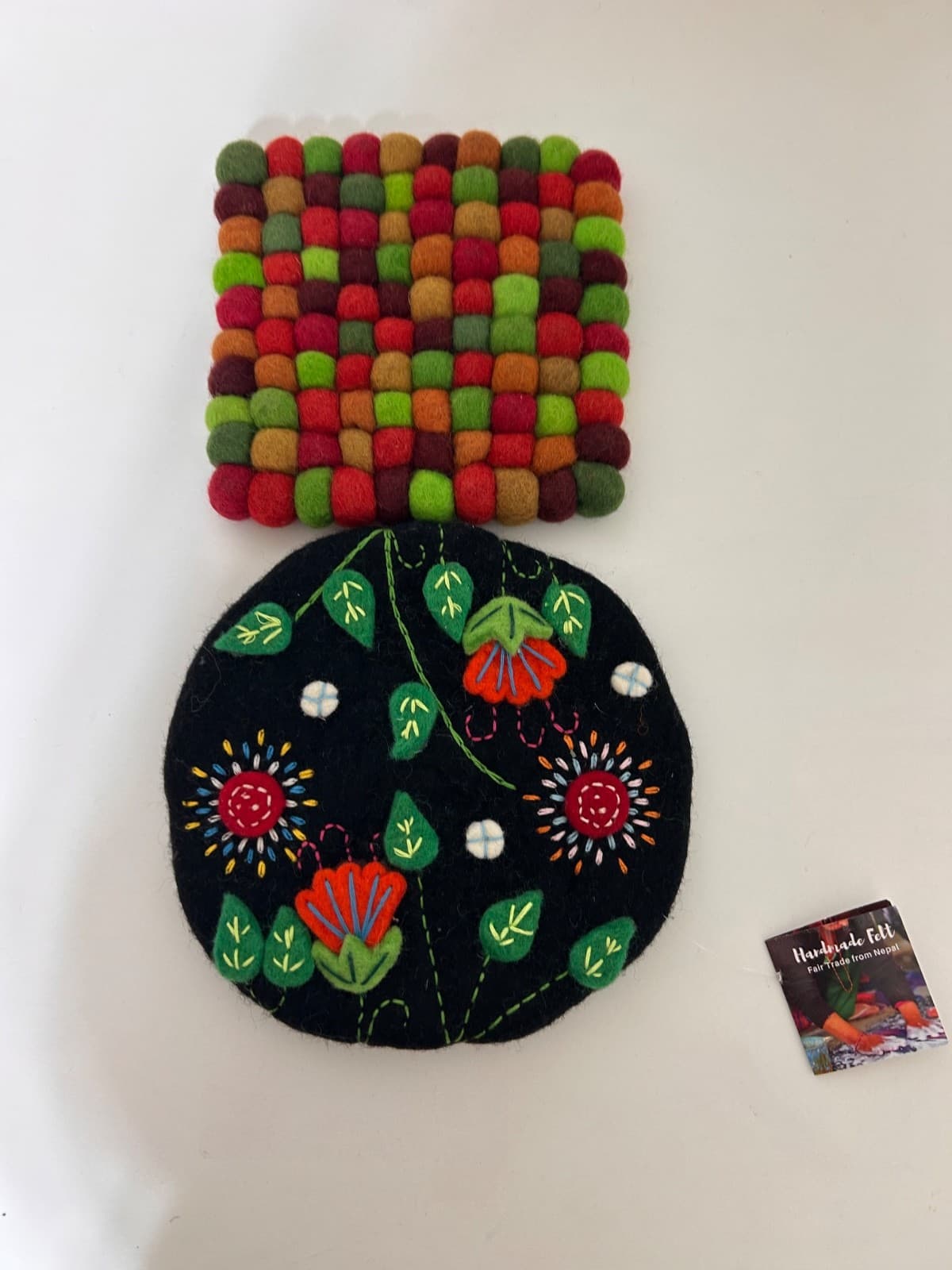 The Village WOOL FELT SQUARE Round Floral Embroidered COASTER TRIVET HOT PAD - Thumbnail 3