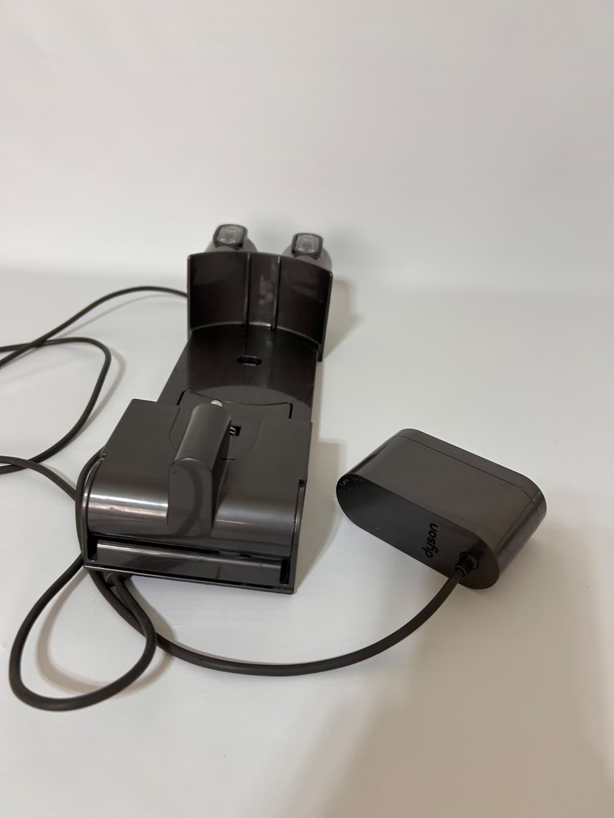 Dyson Genuine OEM V6 V7 V8 SV03 Wall Mount Docking Station - Thumbnail 2