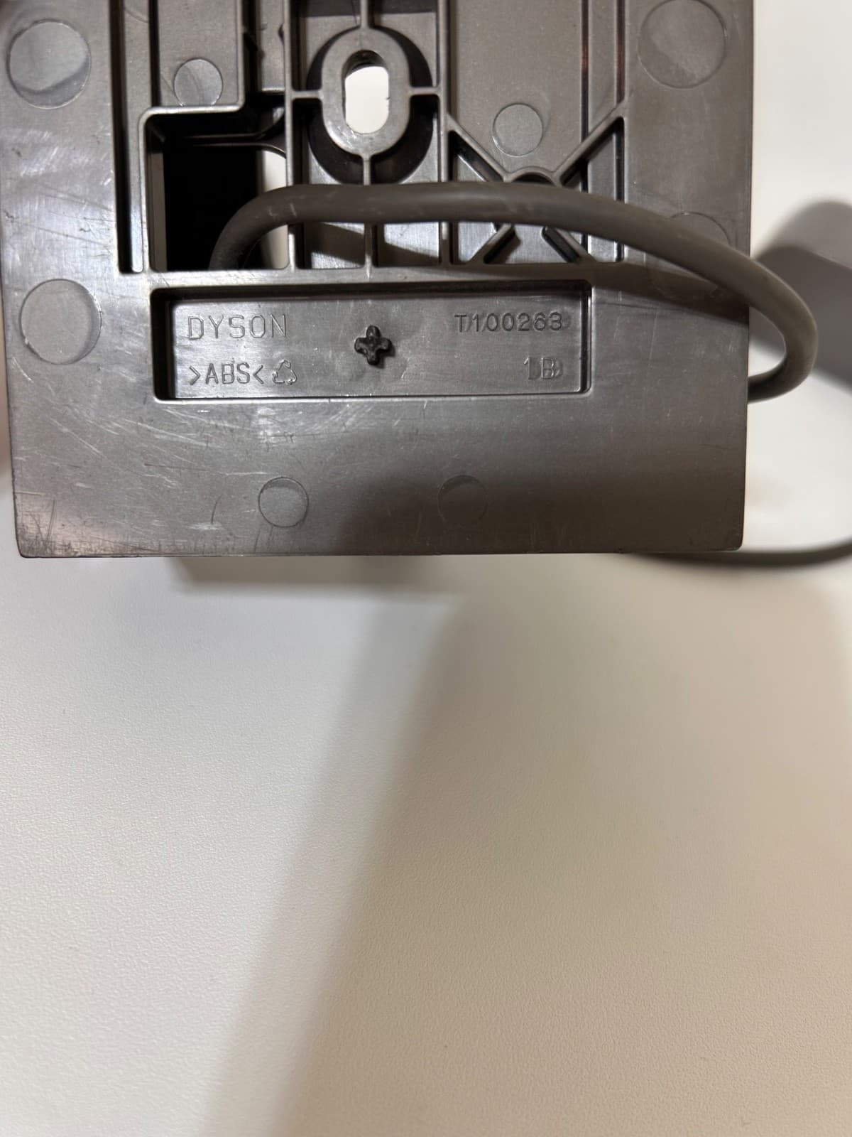 Dyson Genuine OEM V6 V7 V8 SV03 Wall Mount Docking Station - Thumbnail 6