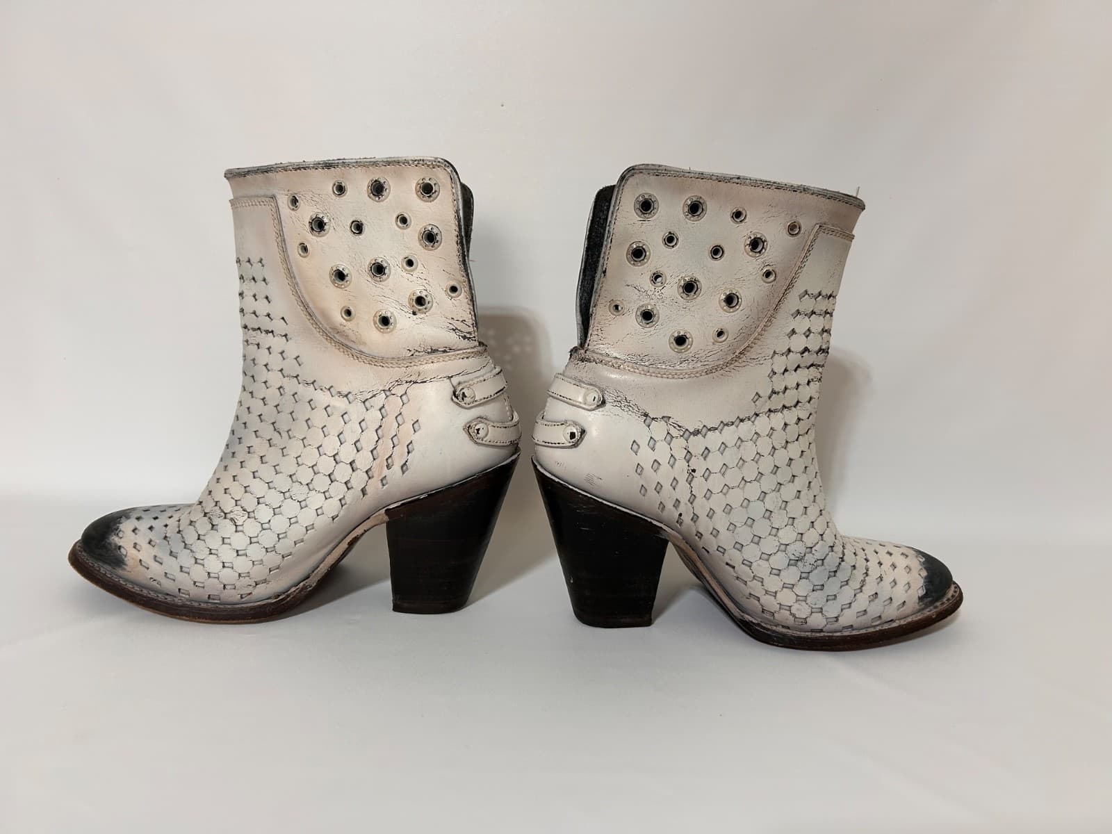 Corral Women's size 7 White Gray Leather Cutout Booties Laser cut Boots - Thumbnail 9