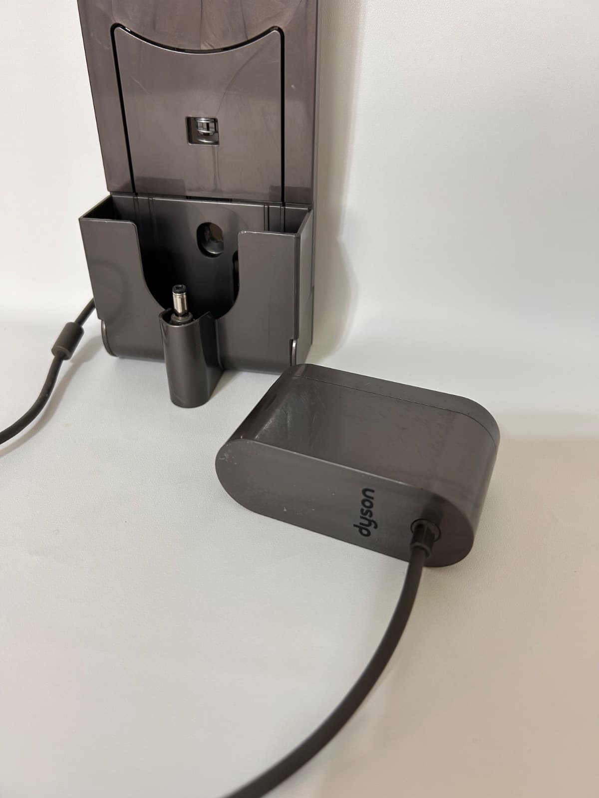 Dyson Genuine OEM V6 V7 V8 SV03 Wall Mount Docking Station - Thumbnail 10