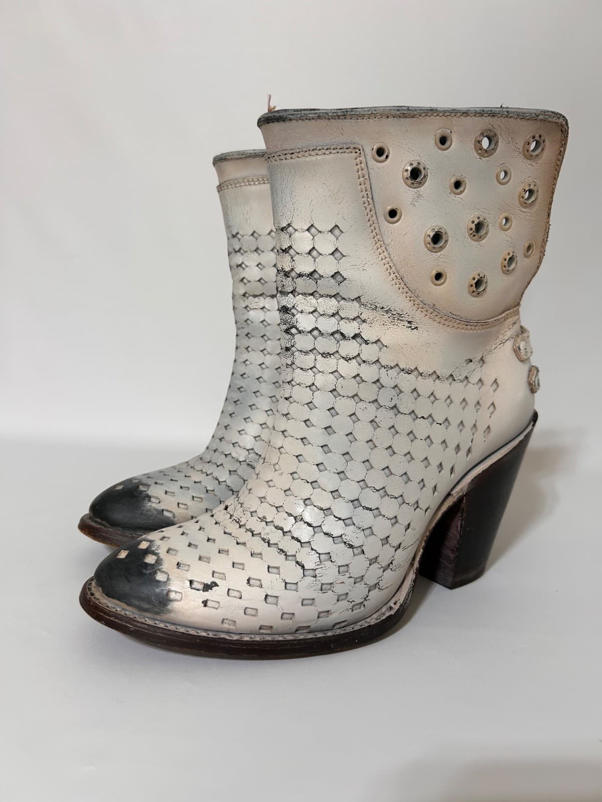 Corral Women's size 7 White Gray Leather Cutout Booties Laser cut Boots - Thumbnail 11