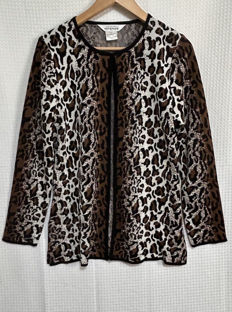 MISOOK Leopard Print Knit Clasp Front Cardigan Jacket Classic Chic SMALL EUC g - Thumbnail 2