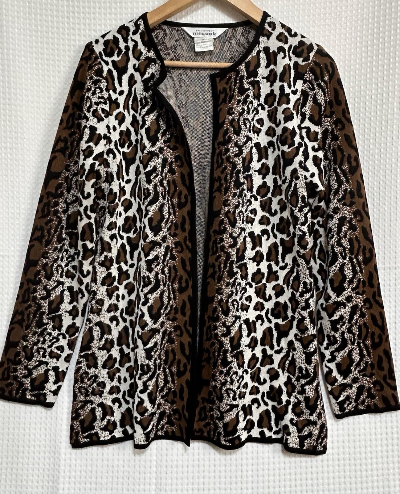 MISOOK Leopard Print Knit Clasp Front Cardigan Jacket Classic Chic SMALL EUC g - Thumbnail 4