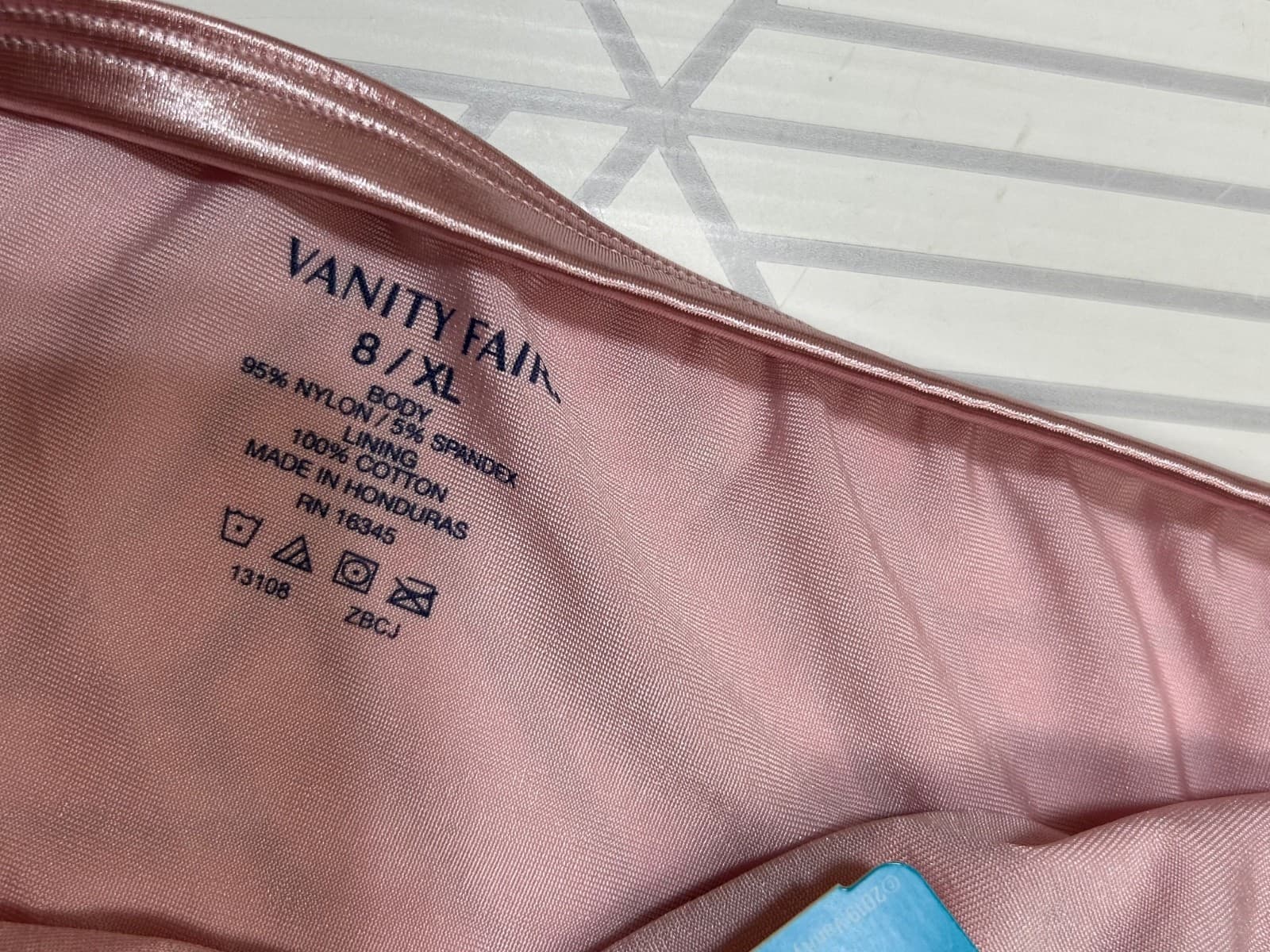 Vanity Fair Bikini Granny Panties Illumination Silky Nylon Size 8/XL NWT Pink - Thumbnail 3