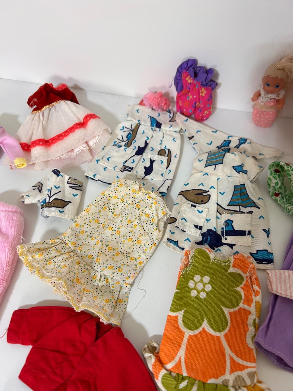 Vintage Barbie Lot Mod Clothes with baby Krissi Skipper over 55 pieces 1 - Thumbnail 10