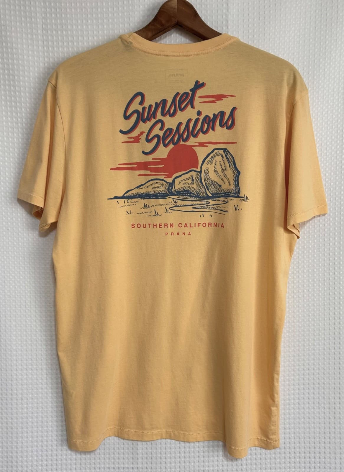 Prana Men’s T Shirt Tee Sunset Sessions Southern Cali Size L Yellow EUC a - Thumbnail 3