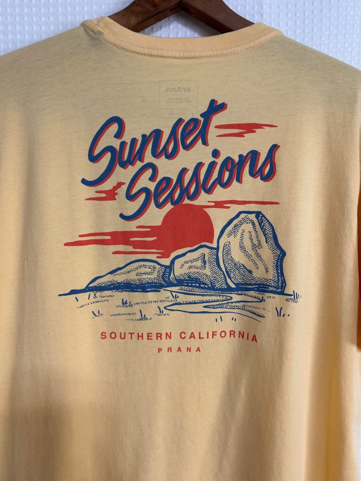 Prana Men’s T Shirt Tee Sunset Sessions Southern Cali Size L Yellow EUC a - Thumbnail 2