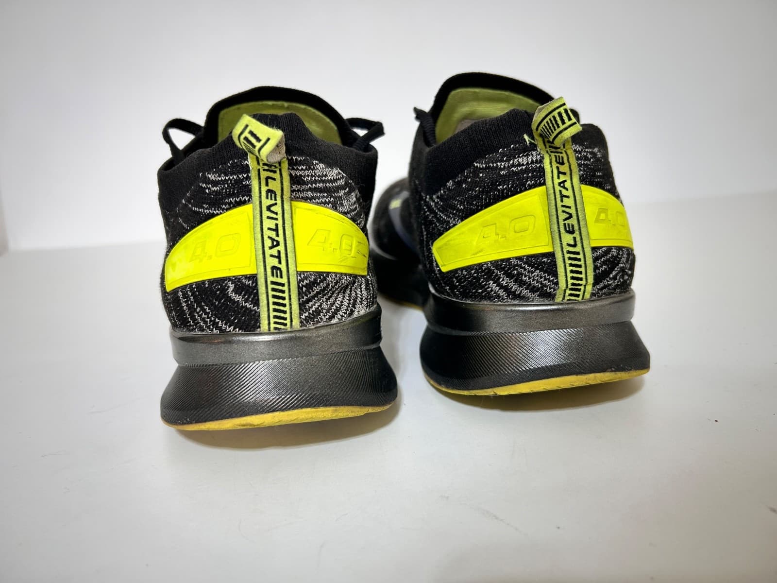 Brooks Levitate 4 Mens size 10.5 EU 44.5 Running Shoes Black Neon - Thumbnail 10