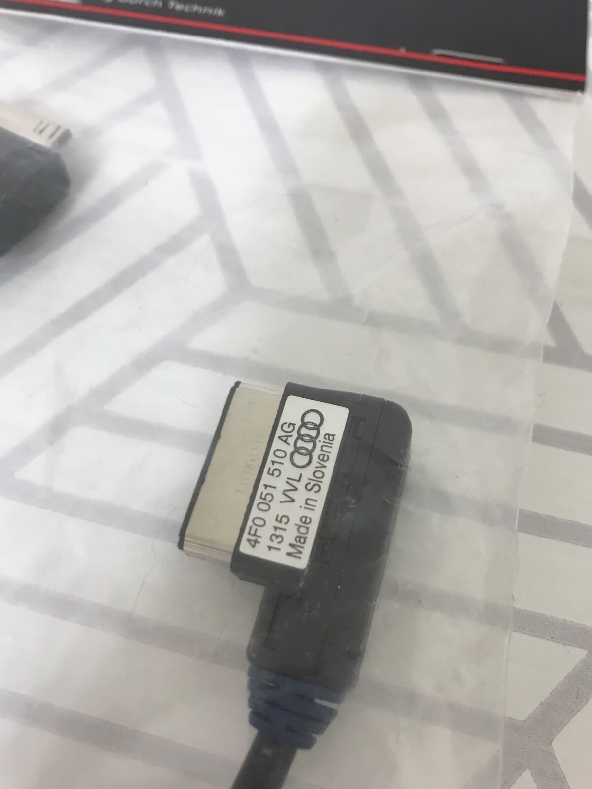 NEW Genuine Original Audi Adapter iPod music interface 4F0051510AG FREE Ship q - Thumbnail 3