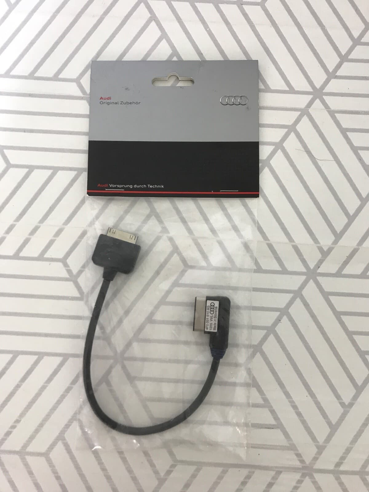 NEW Genuine Original Audi Adapter iPod music interface 4F0051510AG FREE Ship q - Thumbnail 5