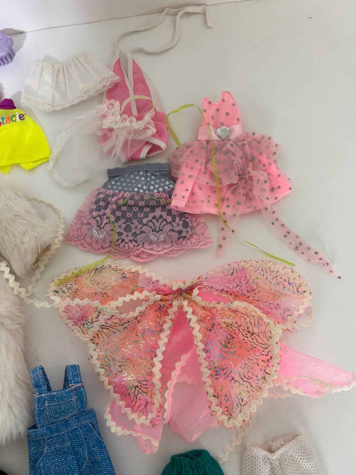 Vintage Barbie Lot Mod Clothes Fur Coat accessories shoes over 40 pieces bin3 - Thumbnail 9