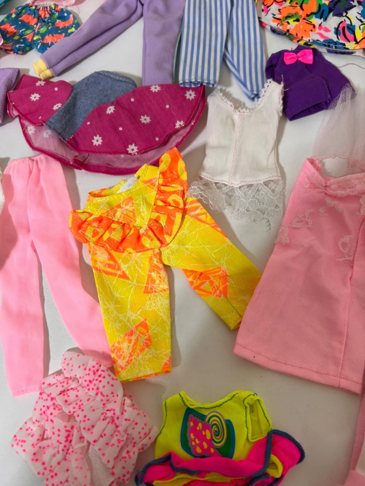 Vintage Barbie Lot Mod Clothes accessories shoes over 40 pieces bin2 - Thumbnail 8