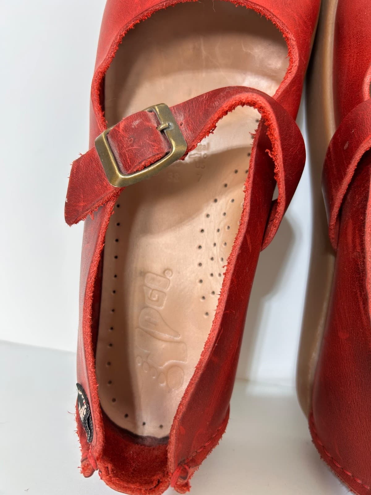 Yogi Womens size 7 Shoes Sharpe Leather Scarlet Red Mary Janes - Thumbnail 10