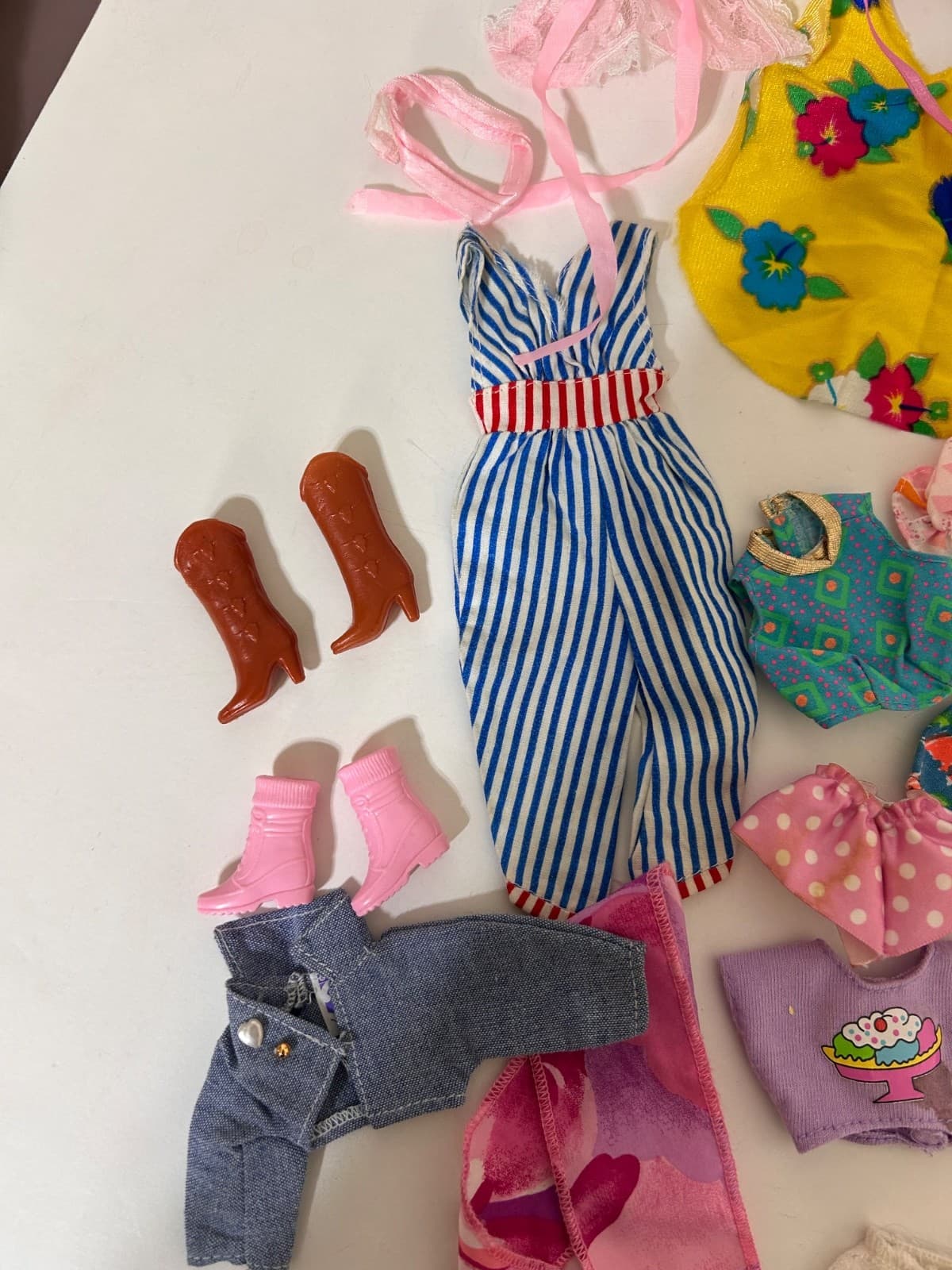 Vintage Barbie Lot Mod Clothes accessories shoes over 40 pieces bin2 - Thumbnail 5