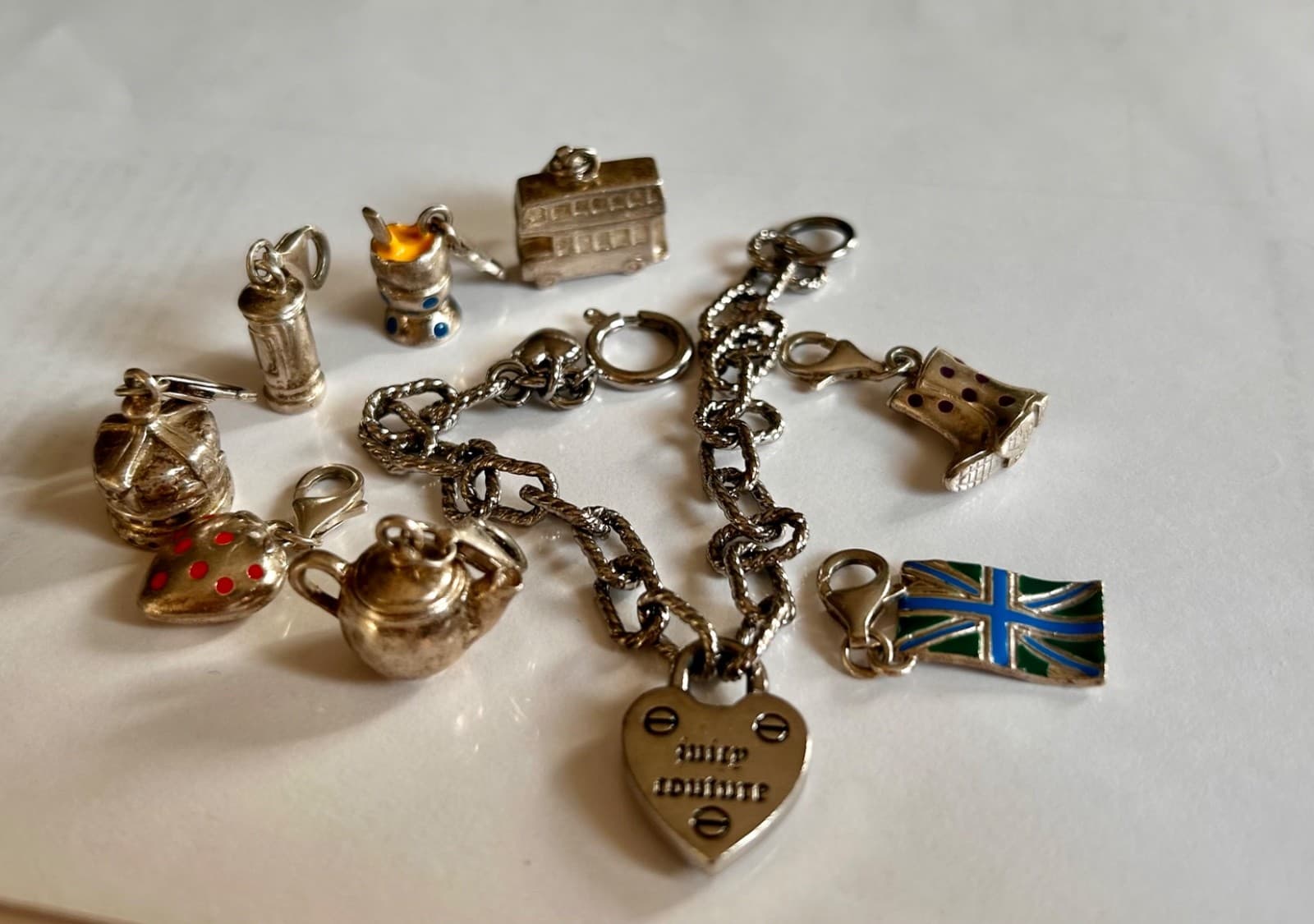 Vintage 925 Sterling Silver Juicy Couture 8 Charms Bracelet England Queen - Thumbnail 2