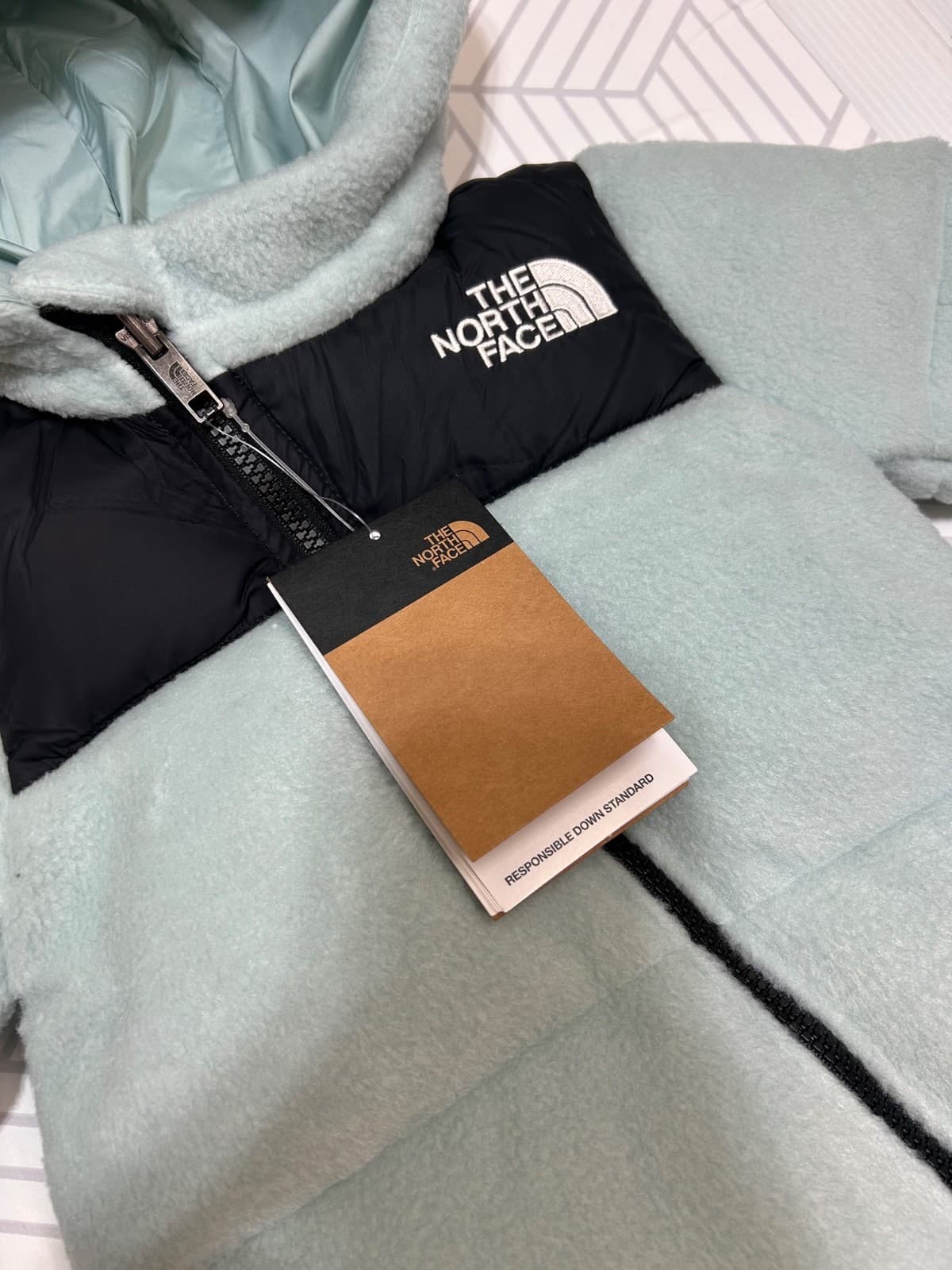 NWT $175 The North Face Baby 12-18 Mo Retro Nuptse One-piece 700 Down Snow Suit - Thumbnail 15
