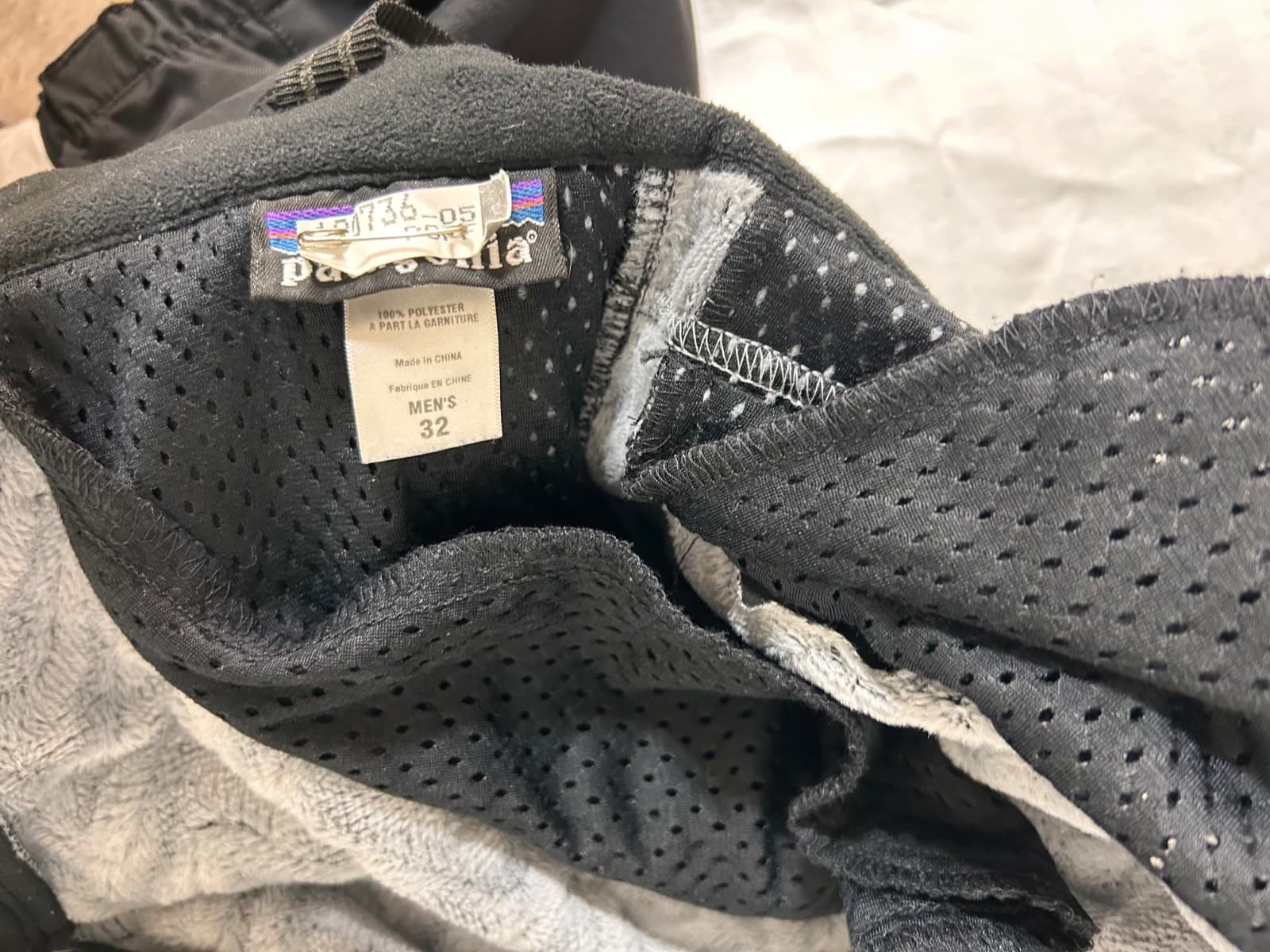 Vintage Patagonia Men’s size 32 Fleece Lined Black Ski Pant Suspenders Bib 84135 - Thumbnail 6