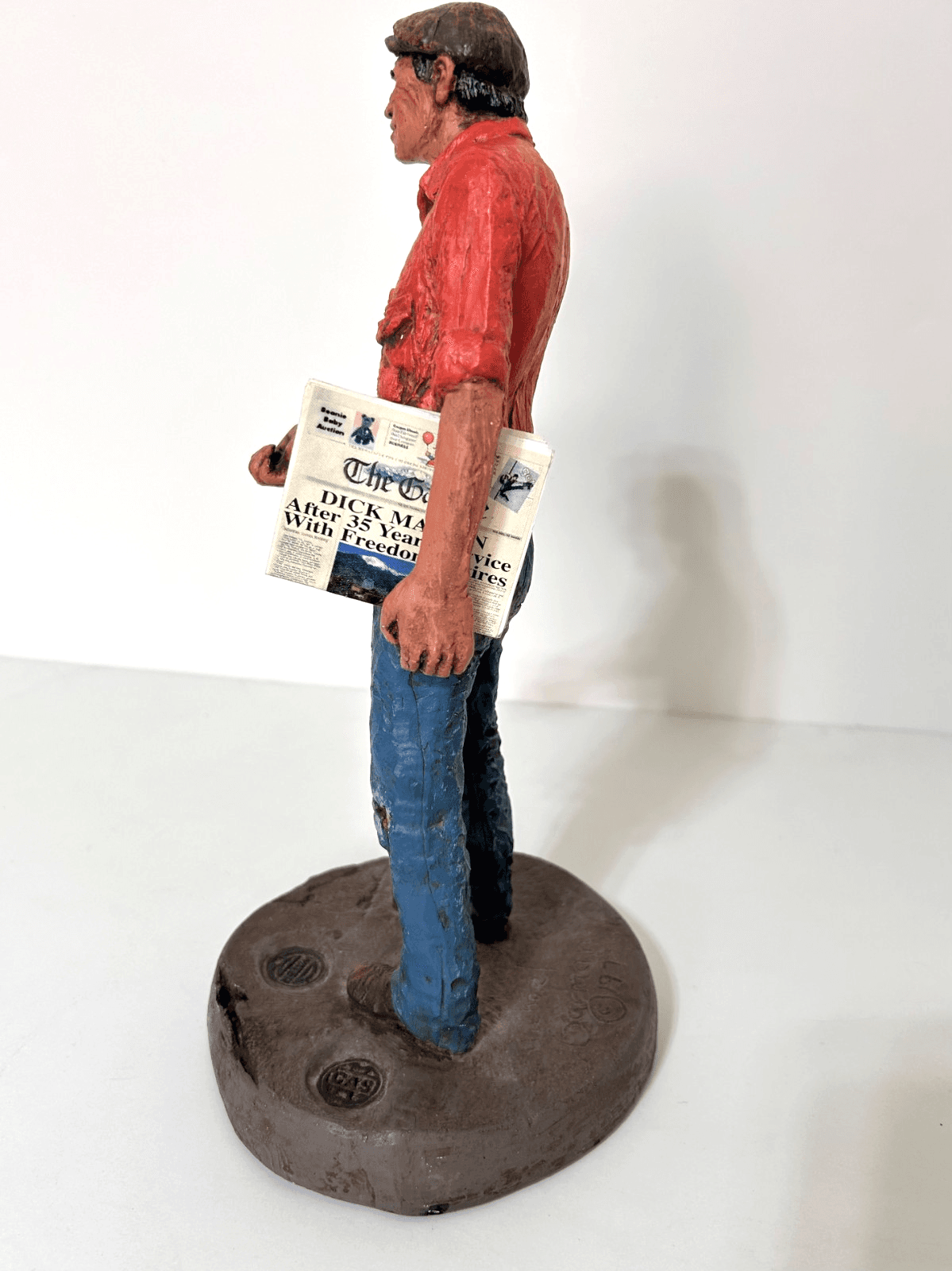 Rare vintage Michael Garman Signed Sculpture Newsman 1977 The Gazette Colorado - Thumbnail 5
