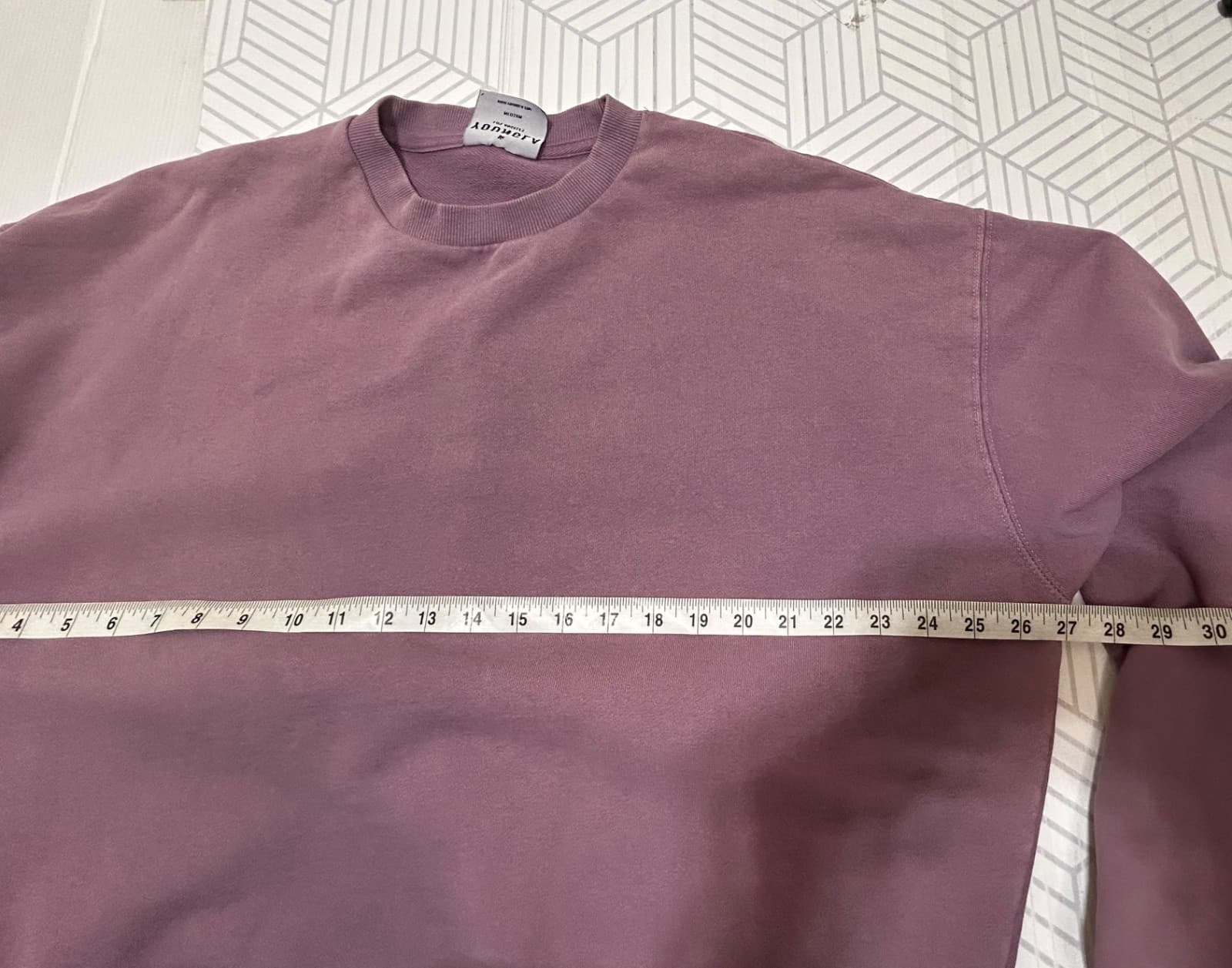 Young LA Sweatshirt Crewneck Embossed Logo Men's size Medium Mauve v - Thumbnail 9