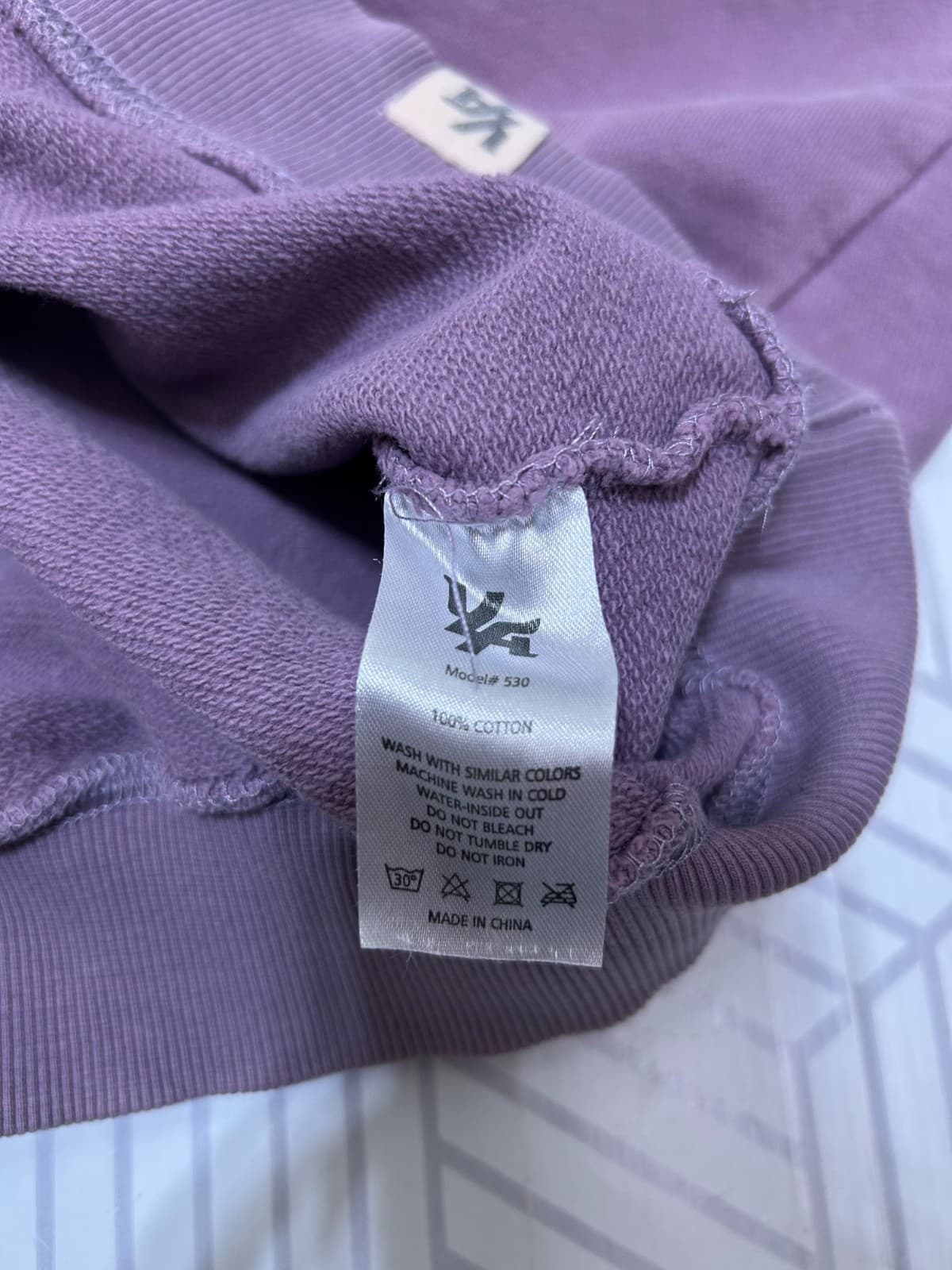 Young LA Sweatshirt Crewneck Embossed Logo Men's size Medium Mauve v - Thumbnail 10