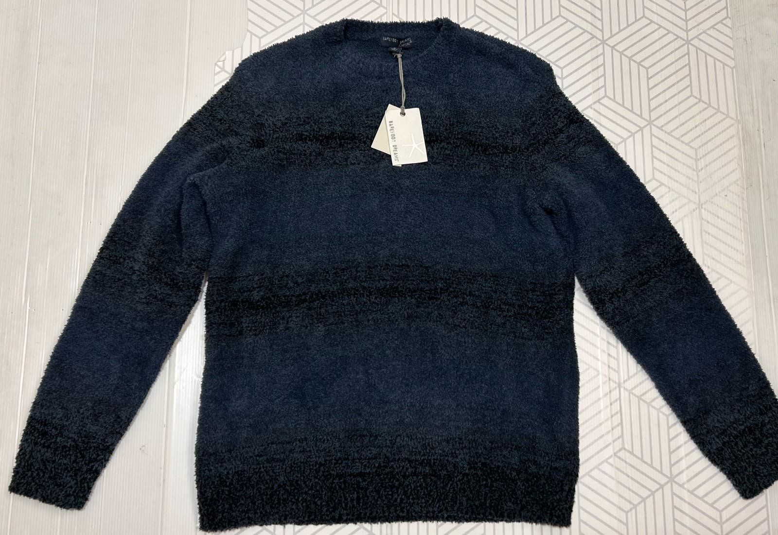 NWT $138 Barefoot Dreams Cozy Chic Pullover Men size M Indigo Ombre Comfort v - Thumbnail 4