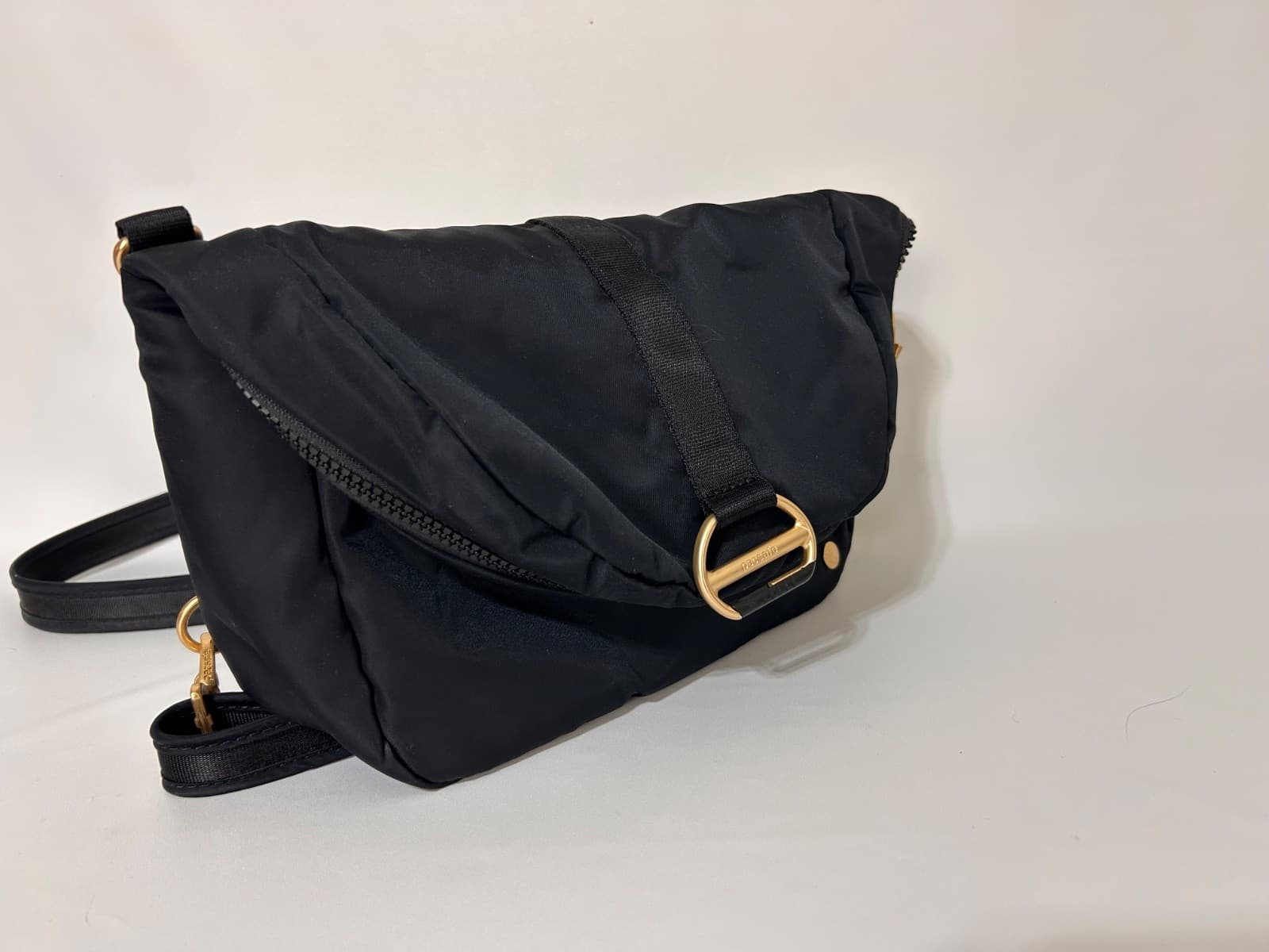 PACSAFE Citysafe CX Convertible Backpack Crossbody Bag Black Anti Theft - Thumbnail 3
