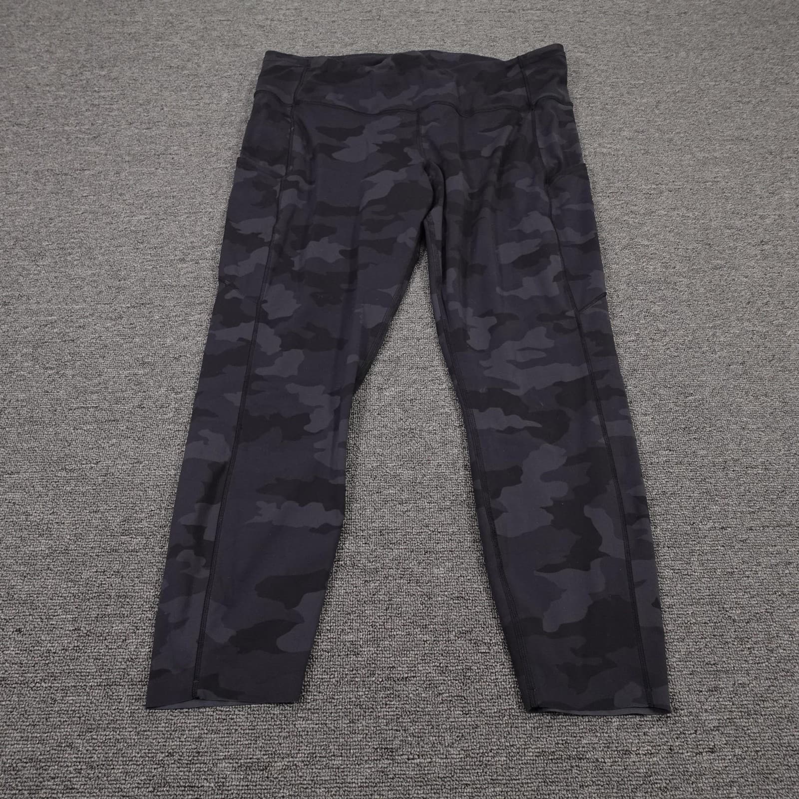 Lululemon Leggings Womens 16 Gray Camo High Rise Ankle Yoga Gym Athletic Pants
