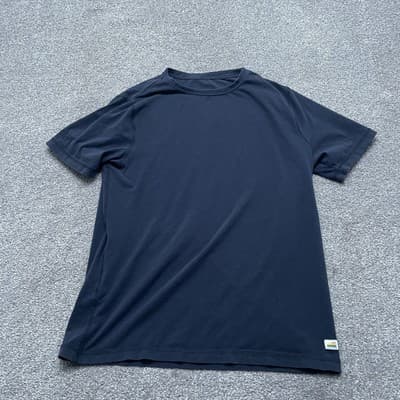 Vuori Shirt Mens Medium Black Performance Tee Athletic Casual Short Sleeve