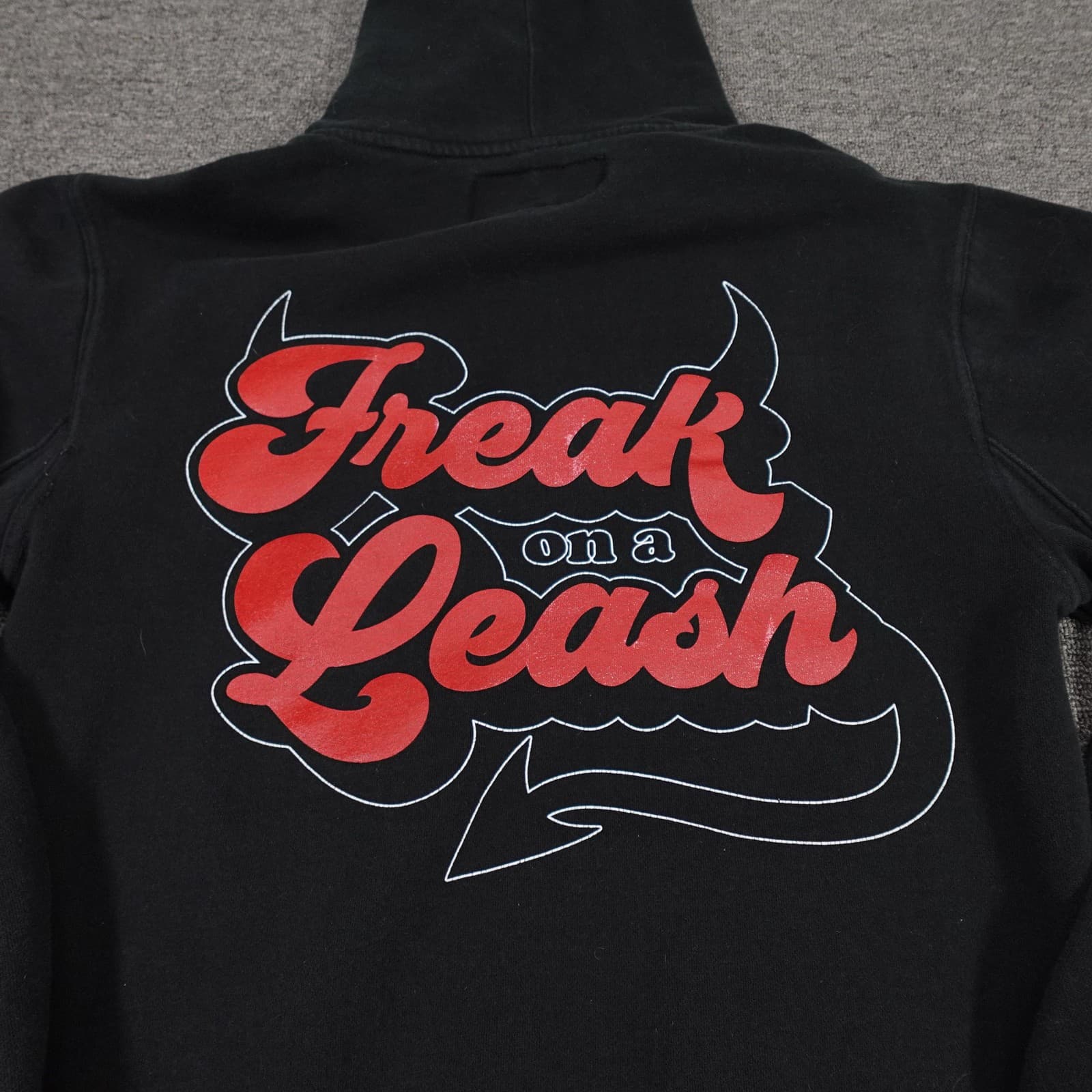 Freak On A Leash Hoodie Mens Small Black Pullover Devil Graphic Back Fleece - Thumbnail 3