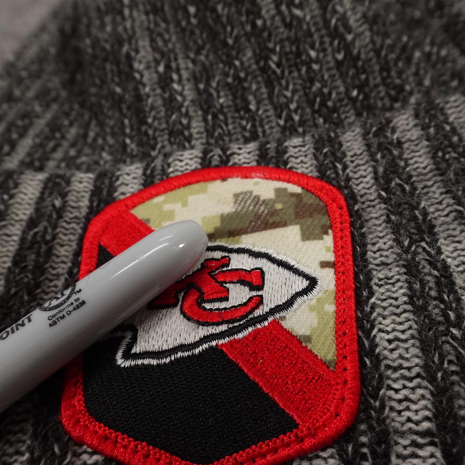 Kansas City Chiefs Beanie Hat Cap Mens One Size Gray NFL Football New Era Camo - Thumbnail 2