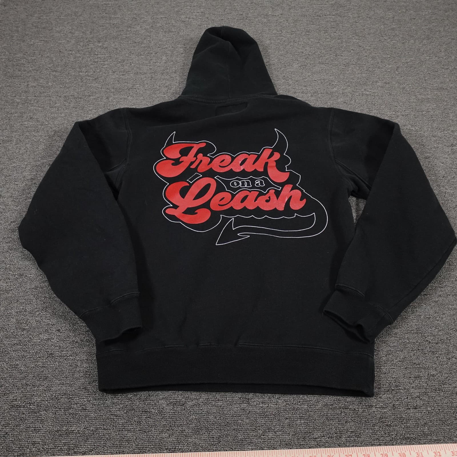 Freak On A Leash Hoodie Mens Small Black Pullover Devil Graphic Back Fleece - Thumbnail 4
