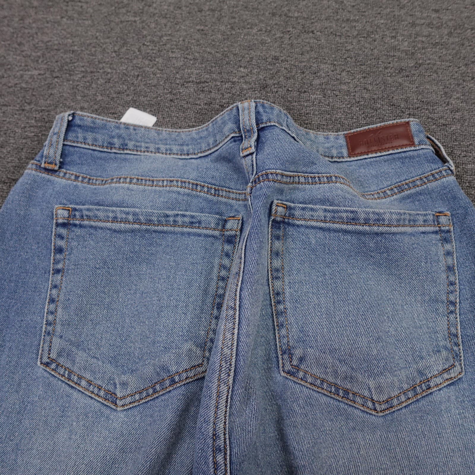 Hollister Ultra High-Rise Mom Jeans Juniors 11R Blue Medium Wash 30x27 - Thumbnail 4
