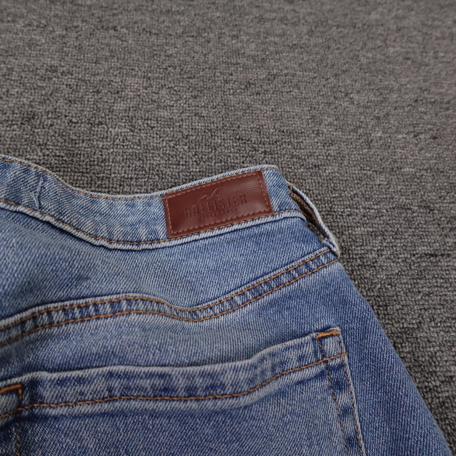 Hollister Ultra High-Rise Mom Jeans Juniors 11R Blue Medium Wash 30x27 - Thumbnail 5