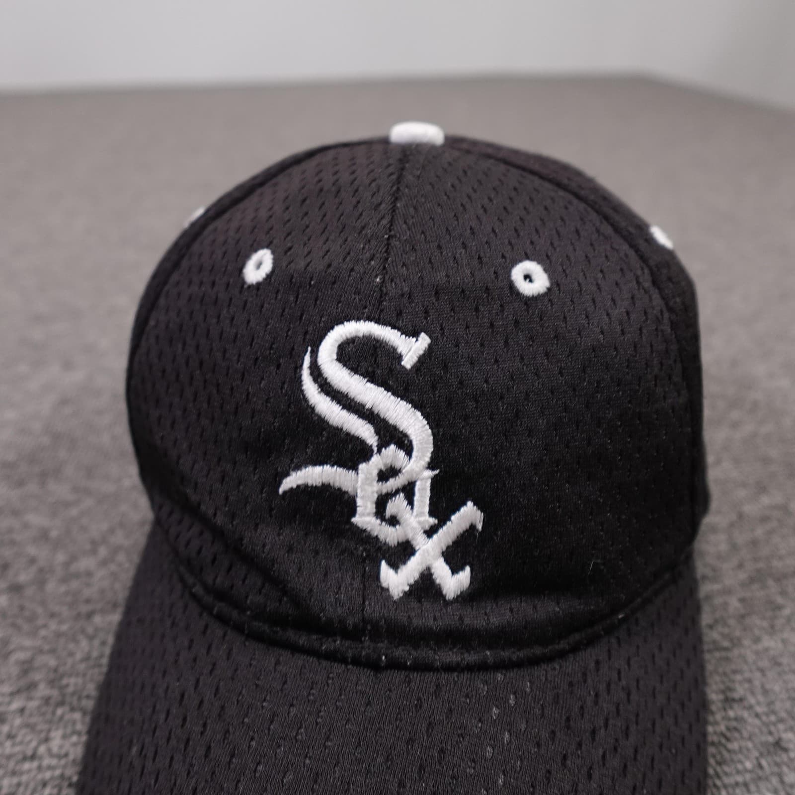 Chicago White Sox Hat Cap Strap Back Mens One Size Black MLB Baseball OTTO - Thumbnail 2
