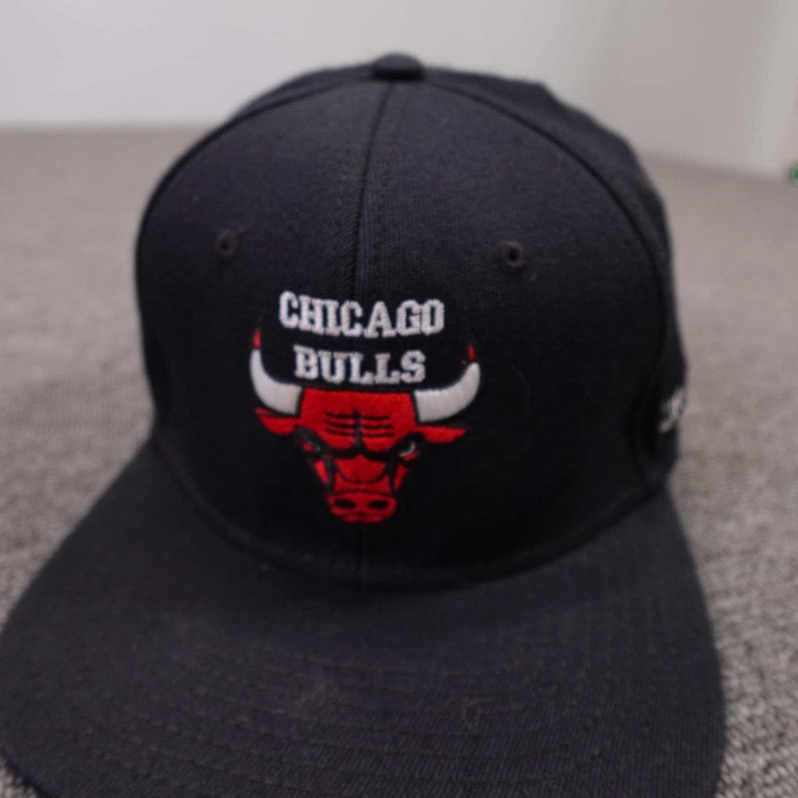 Chicago Bulls Hat Cap Fitted Mens Medium Black NBA Basketball Chandler Otto Flex - Thumbnail 2