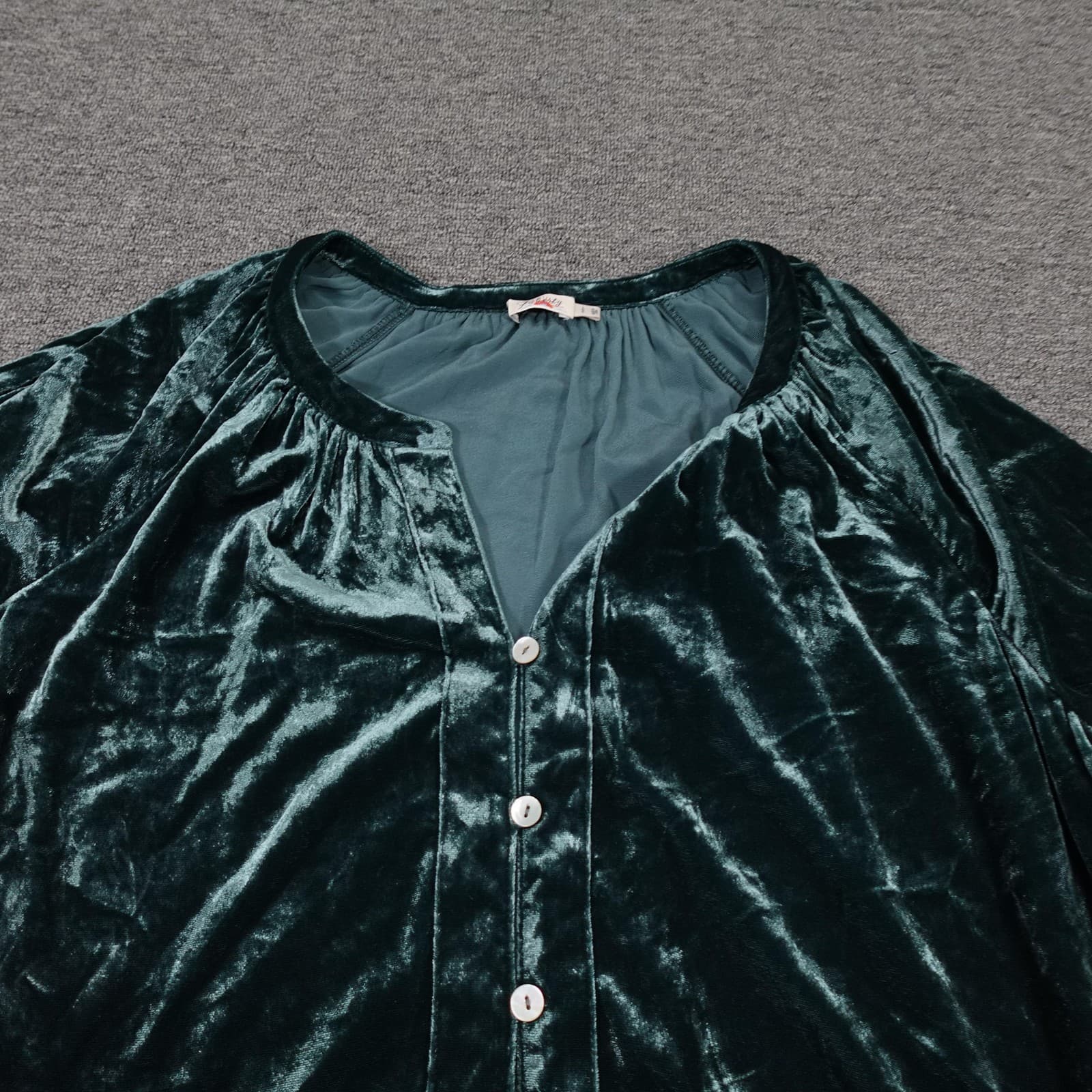 Faherty Blouse Womens Large Green Velvet Boho Goth Whimsigoth Cottagecore Button - Thumbnail 2