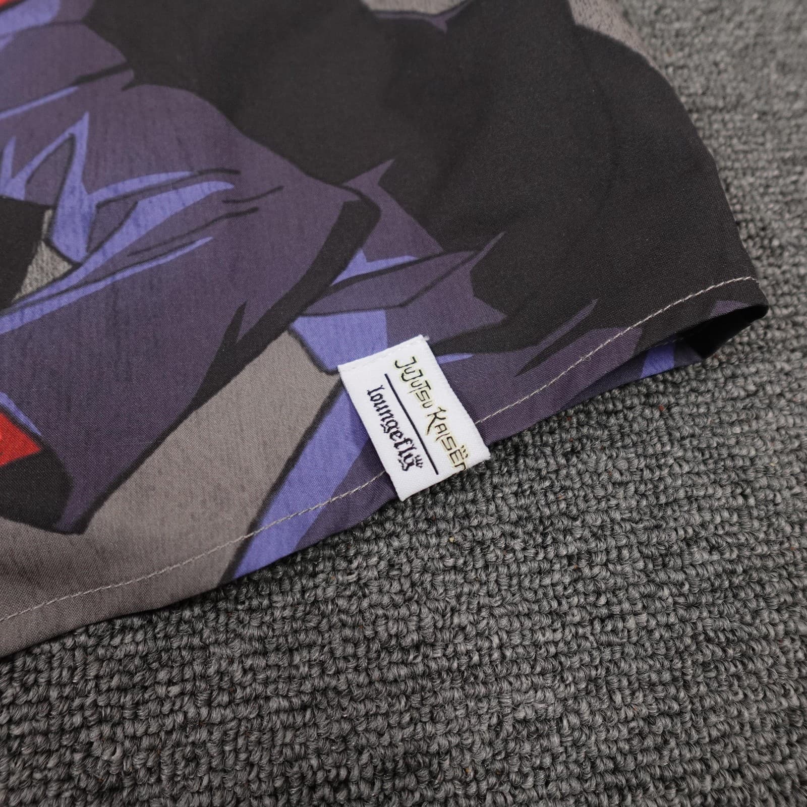 Loungefly Shirt Mens Large Gray Jujutsu Kaisen Anime Short Sleeve Button Up - Thumbnail 2