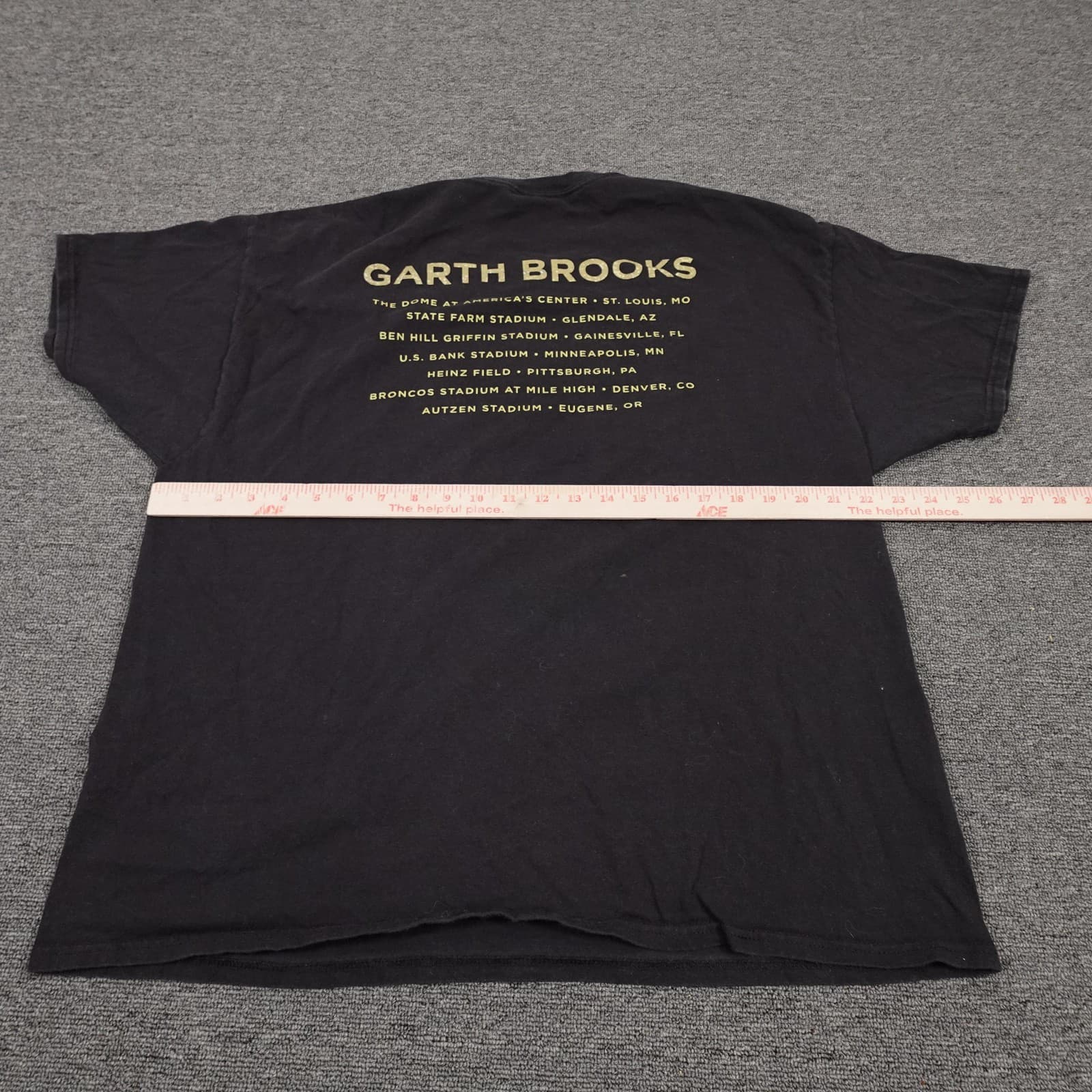 Garth Brooks Hanes Shirt Mens XL Black Stadium Tour Concert Graphic Tee Country - Thumbnail 5