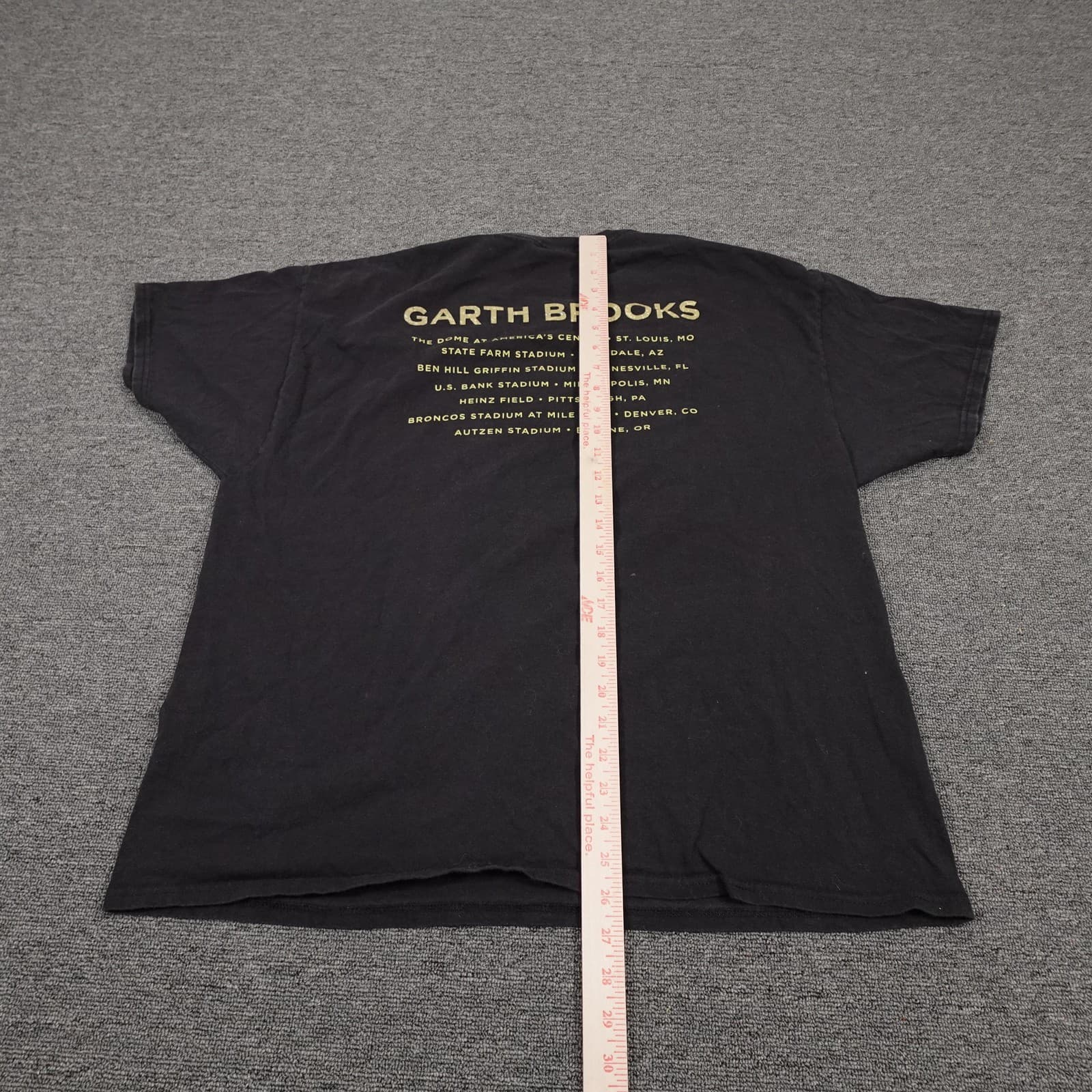 Garth Brooks Hanes Shirt Mens XL Black Stadium Tour Concert Graphic Tee Country - Thumbnail 6