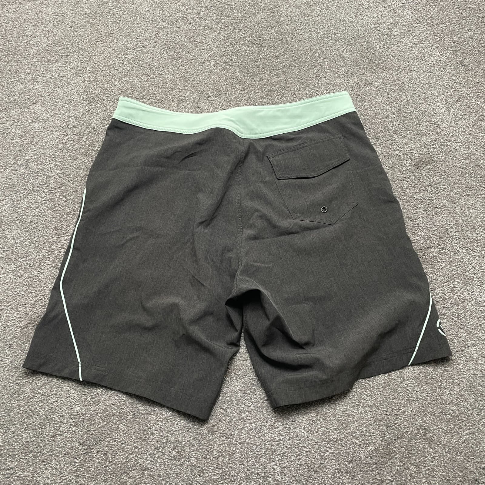 Virus Shorts Mens 34 Black Fit Performance Stretch Beach Board Swim Trunks 9 in - Thumbnail 4