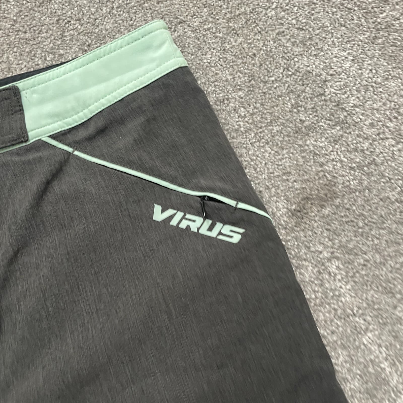 Virus Shorts Mens 34 Black Fit Performance Stretch Beach Board Swim Trunks 9 in - Thumbnail 2
