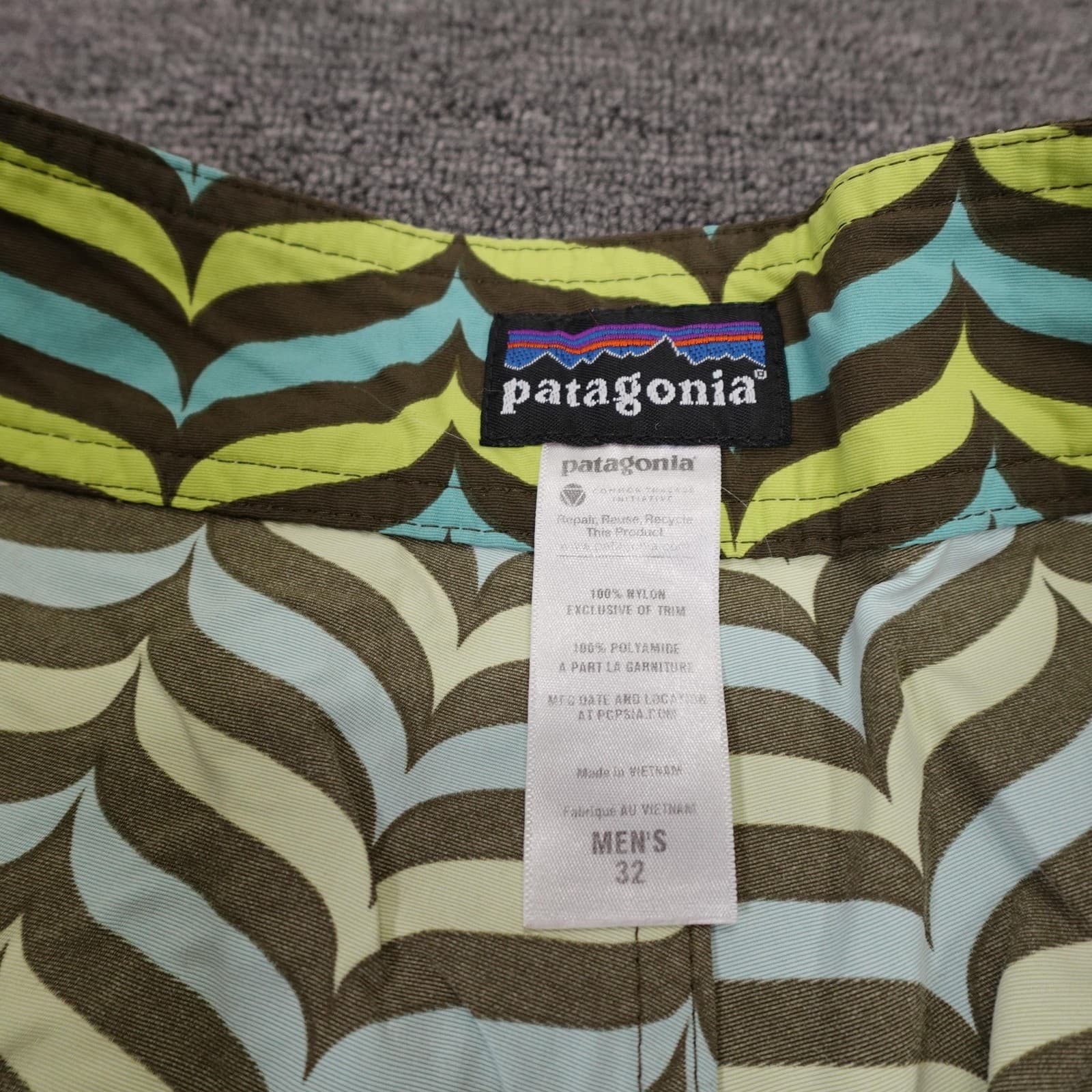 Patagonia Board Shorts Mens 32 Multicolor Chevron Swim Trunks Nylon Drawstring - Thumbnail 4