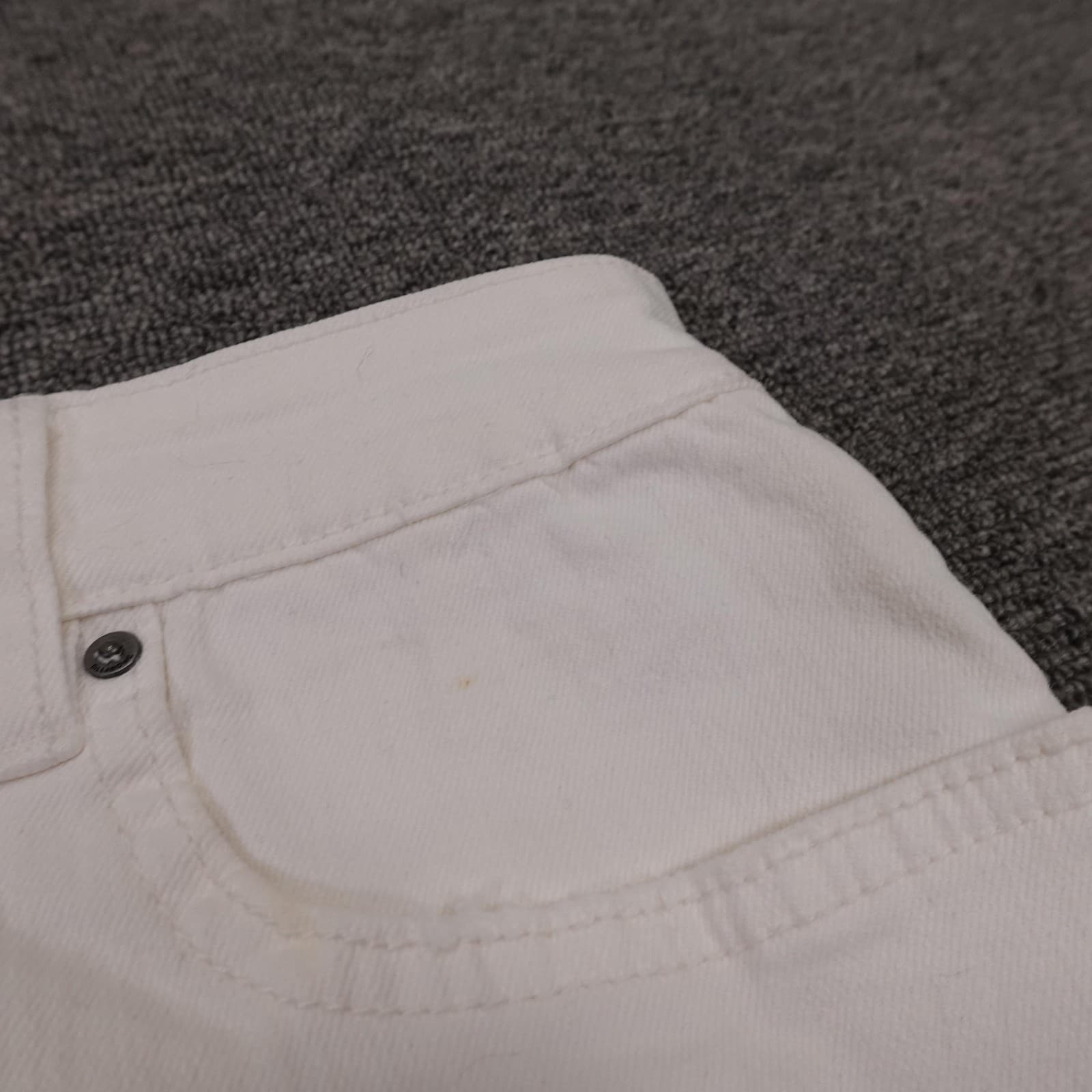 Billabong Shorts Womens 28 White Denim High Rise Button Fly Cutoff 3 Inseam - Thumbnail 3
