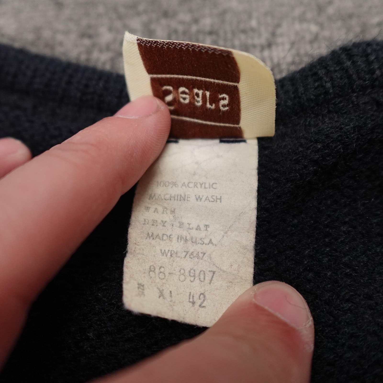 Vintage Sears Sweater Vest Mens XL Blue Acrylic Knit Open Front Pockets 70s USA - Thumbnail 4