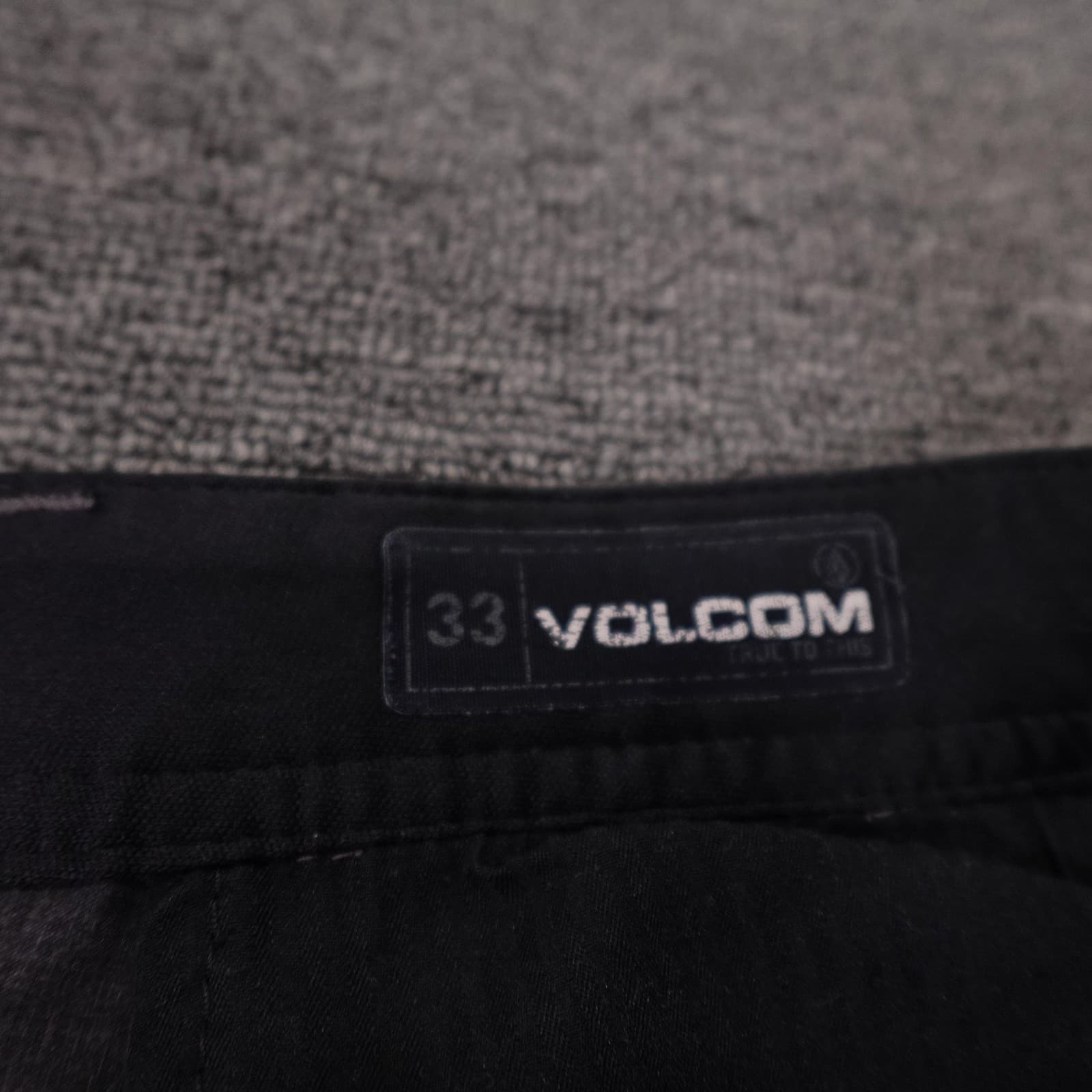 Volcom Shorts Mens 33 Gray Chino Flat Front 11 Inseam Casual Skate Summer - Thumbnail 2