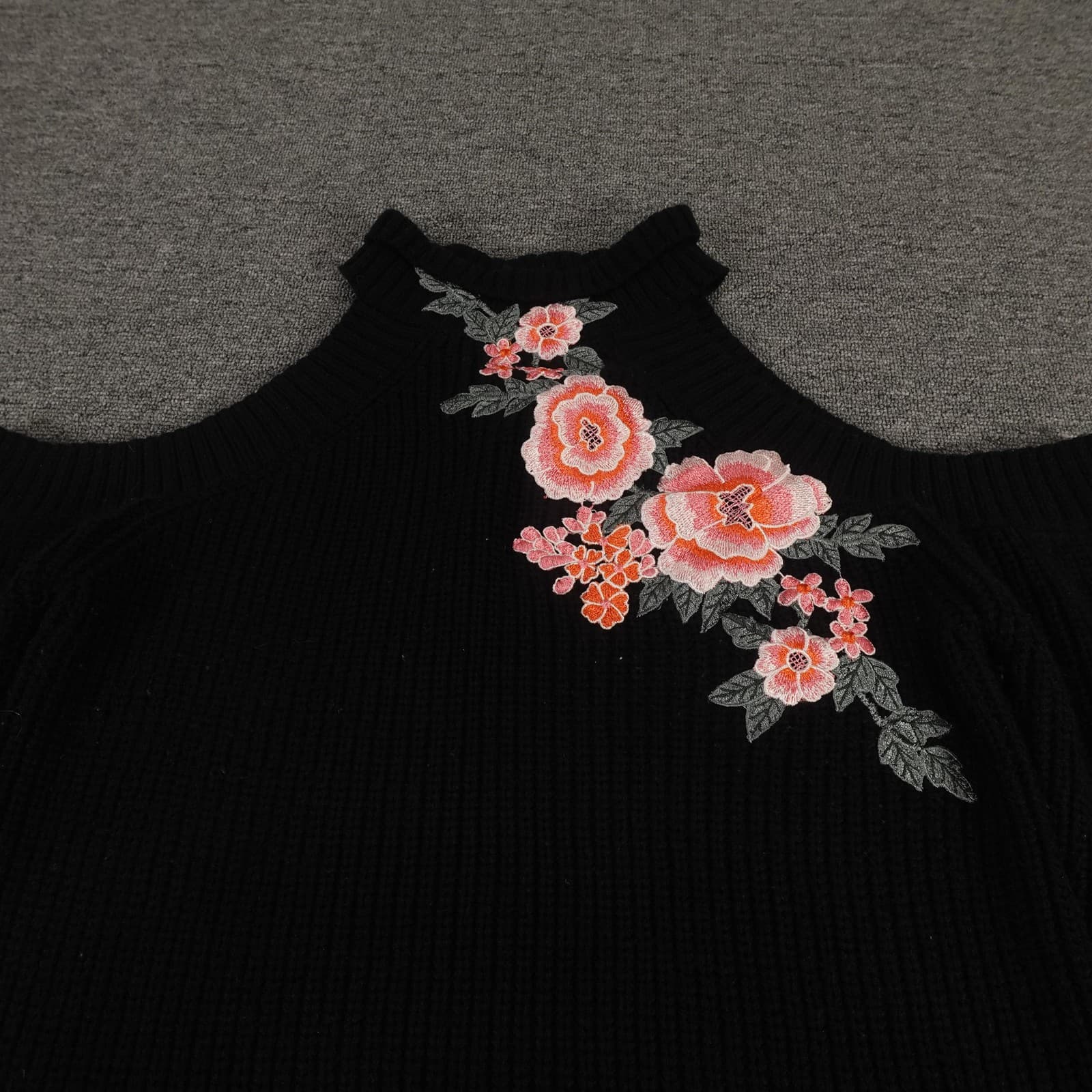 Charlotte Russe Sweater Womens Large Black Floral Cold Shoulder Pullover Y2K - Thumbnail 2