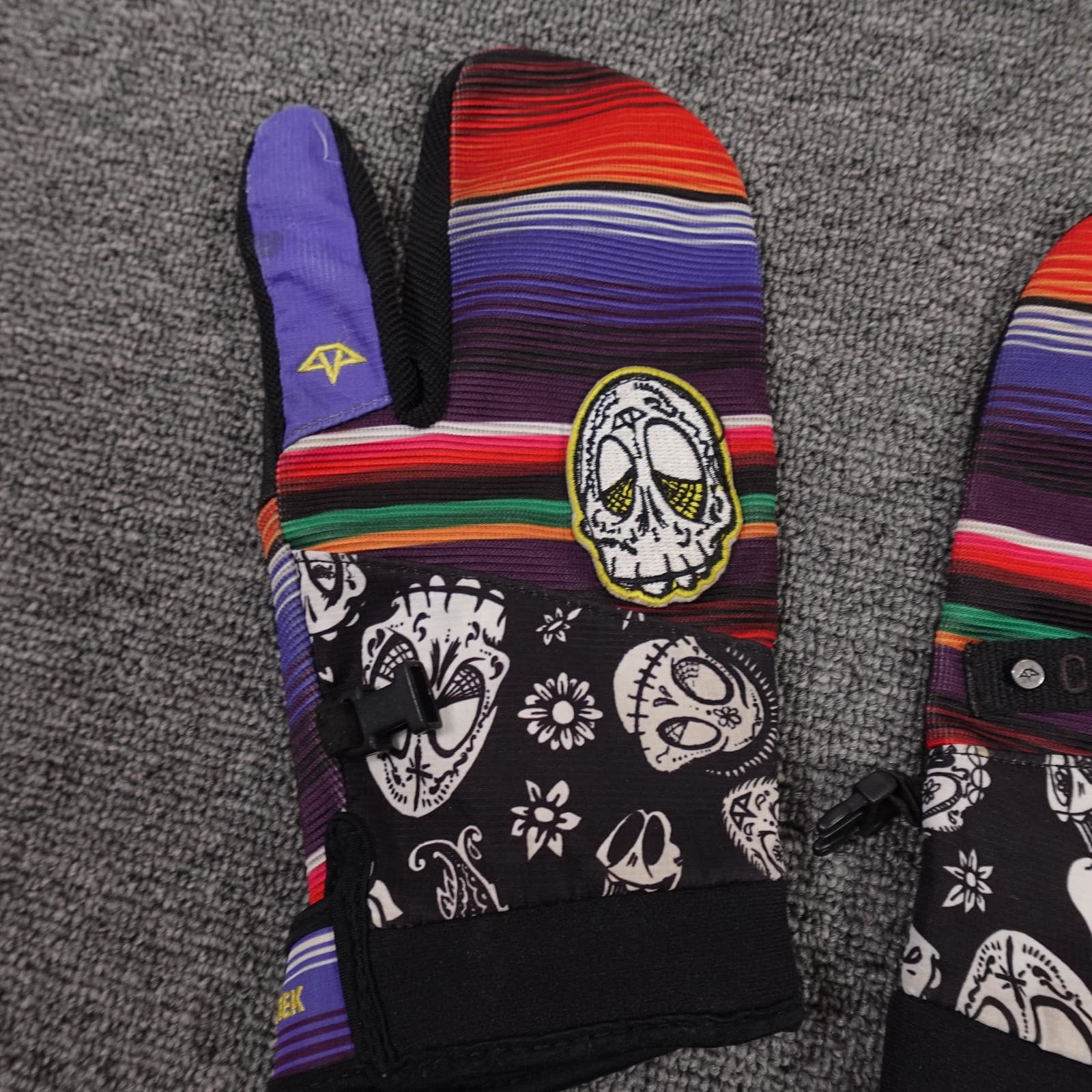 Celtek Lobster Mittens Mitts Mens Large Multicolor Skull Stripe Snowboard Lined - Thumbnail 3